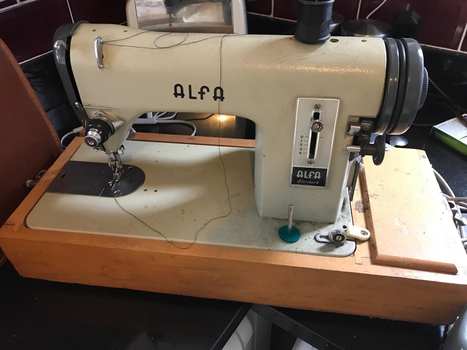 Vintage Alfa Sewing machine in BL2 Bolton für £ 20,00 zum Verkauf