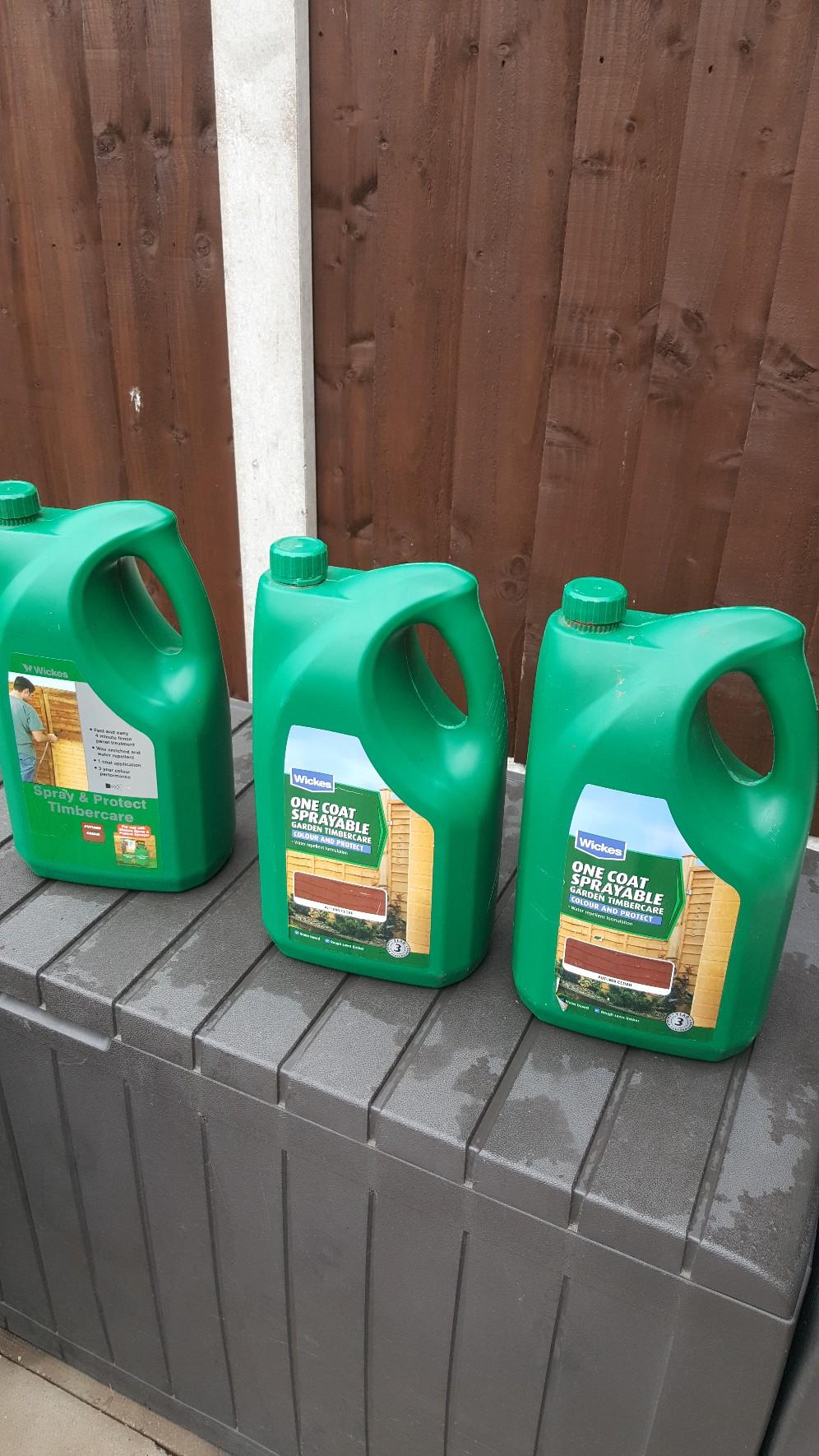 wickes one coat sprayable fence paint in B63 Dudley für 8,00 £ zum