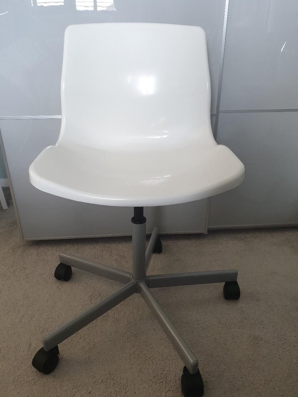 Ikea white office / desk chair in Rotherham for £10.00 for sale Shpock