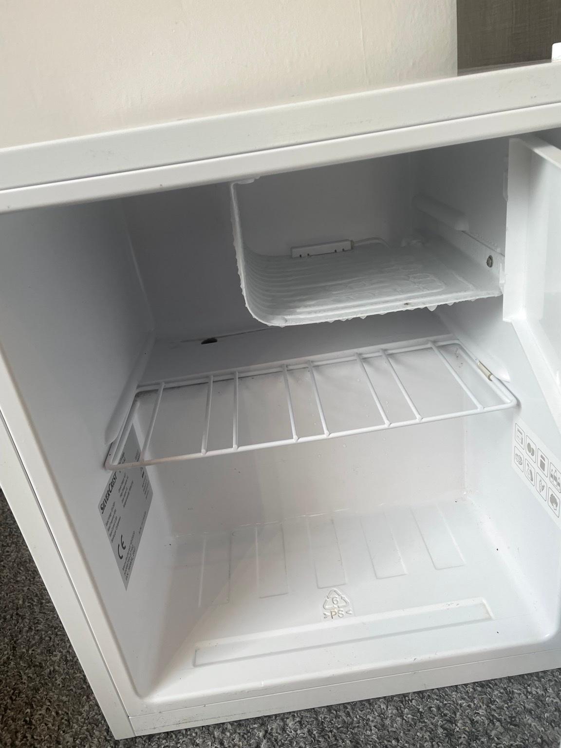 Silvercrest mini fridge for sale with freezer in NN1 Northampton for £