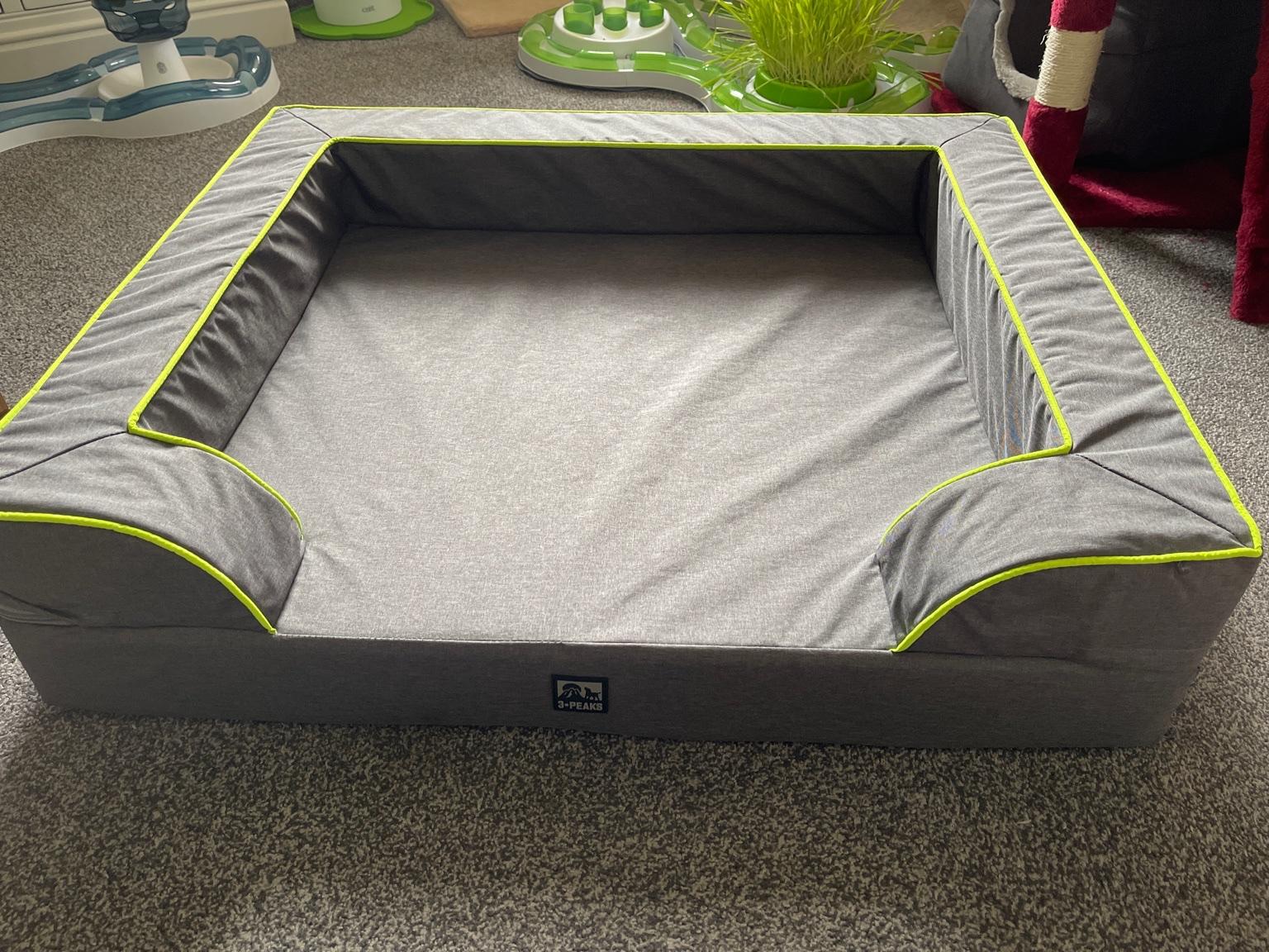 3 Peaks Large Dog Bed in B67 Sandwell for £40.00 for sale Shpock