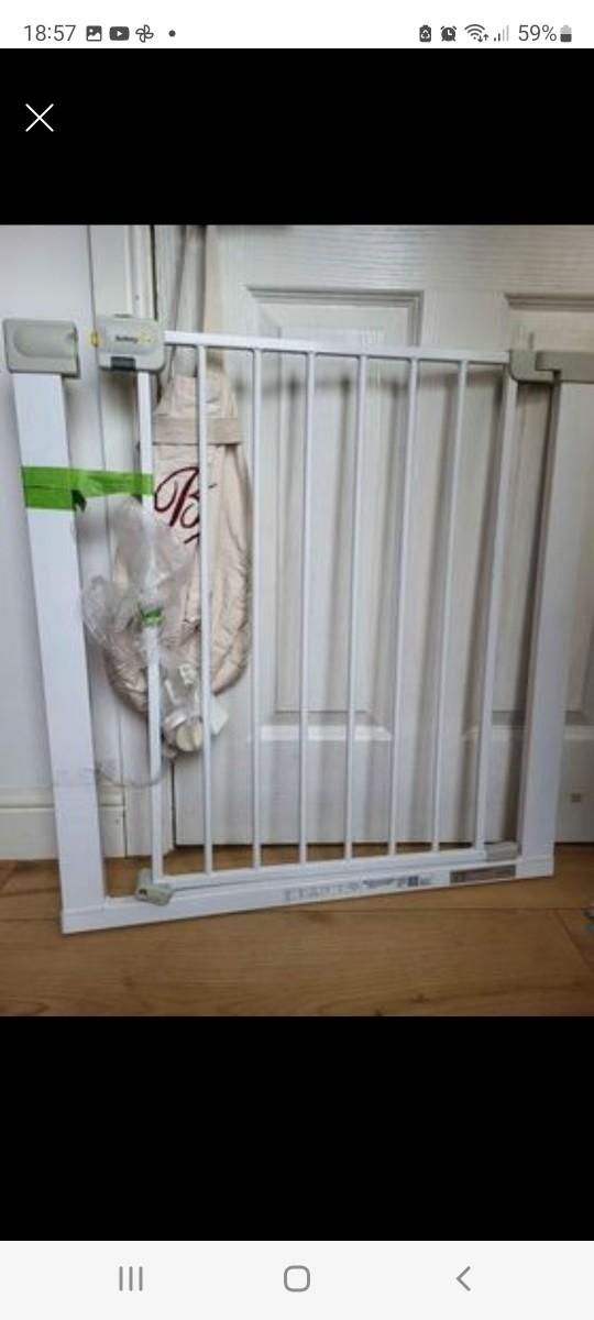 Safety first baby gate pressure fit in HD6 Calderdale für £ 15,00 zum