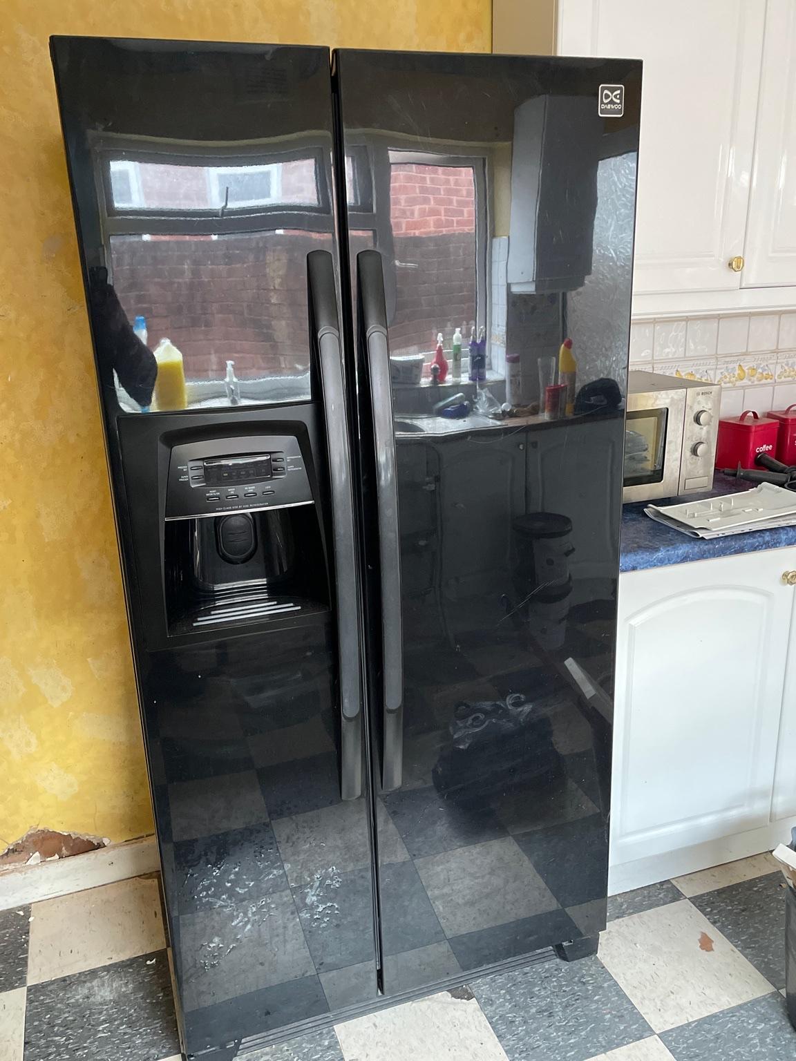 Daewoo FRSU20DCB American fridge freezer in Wolverhampton for £100.00