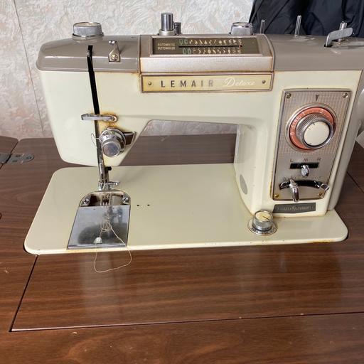 Vintage Lemair Deluxe Sewing Machine in Chester for £30.00 for sale