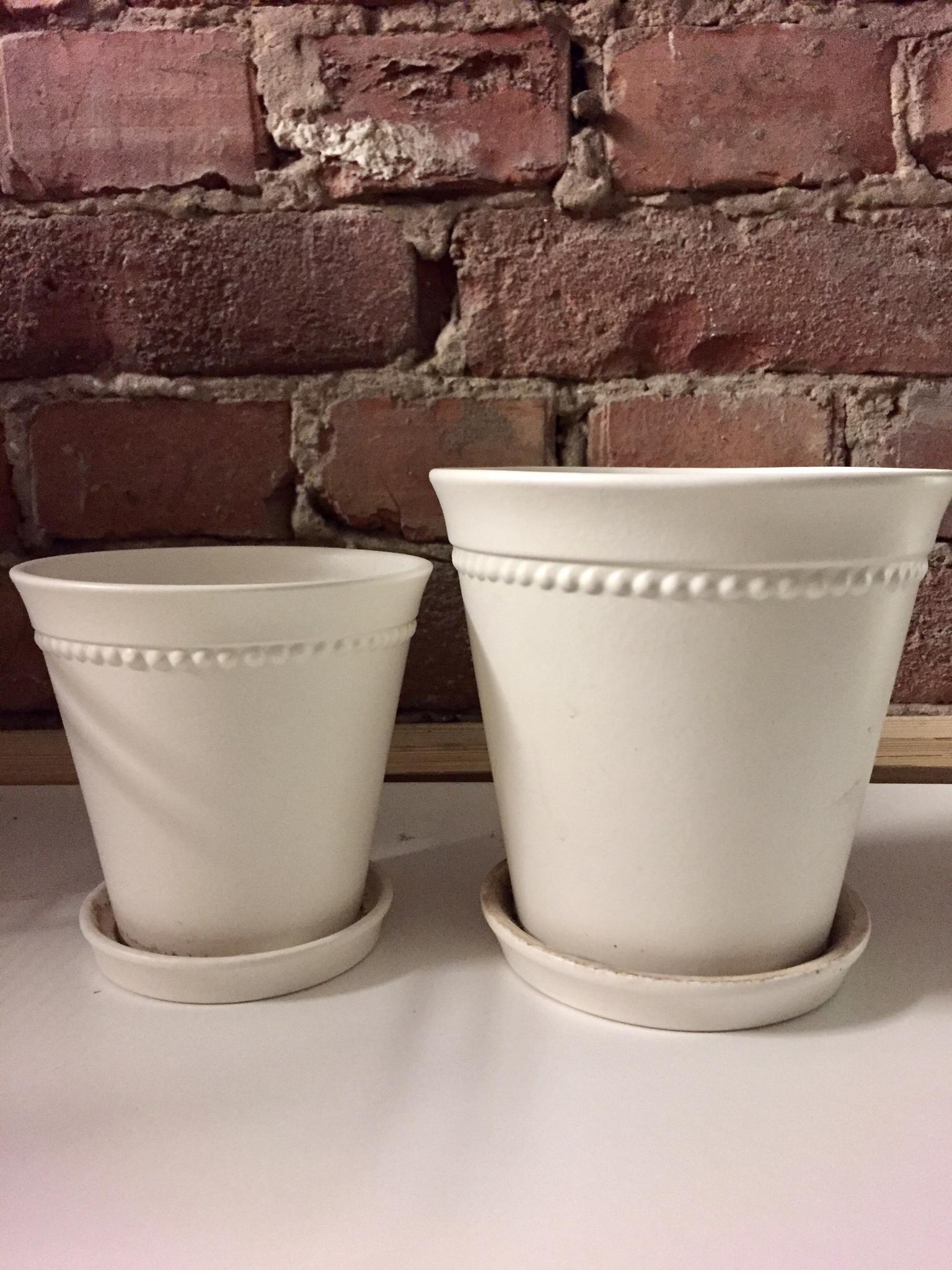 krukor vita 2St Krukor Vita In 113 22 Stockholm For Sek 100.00 For Sale | Shpock