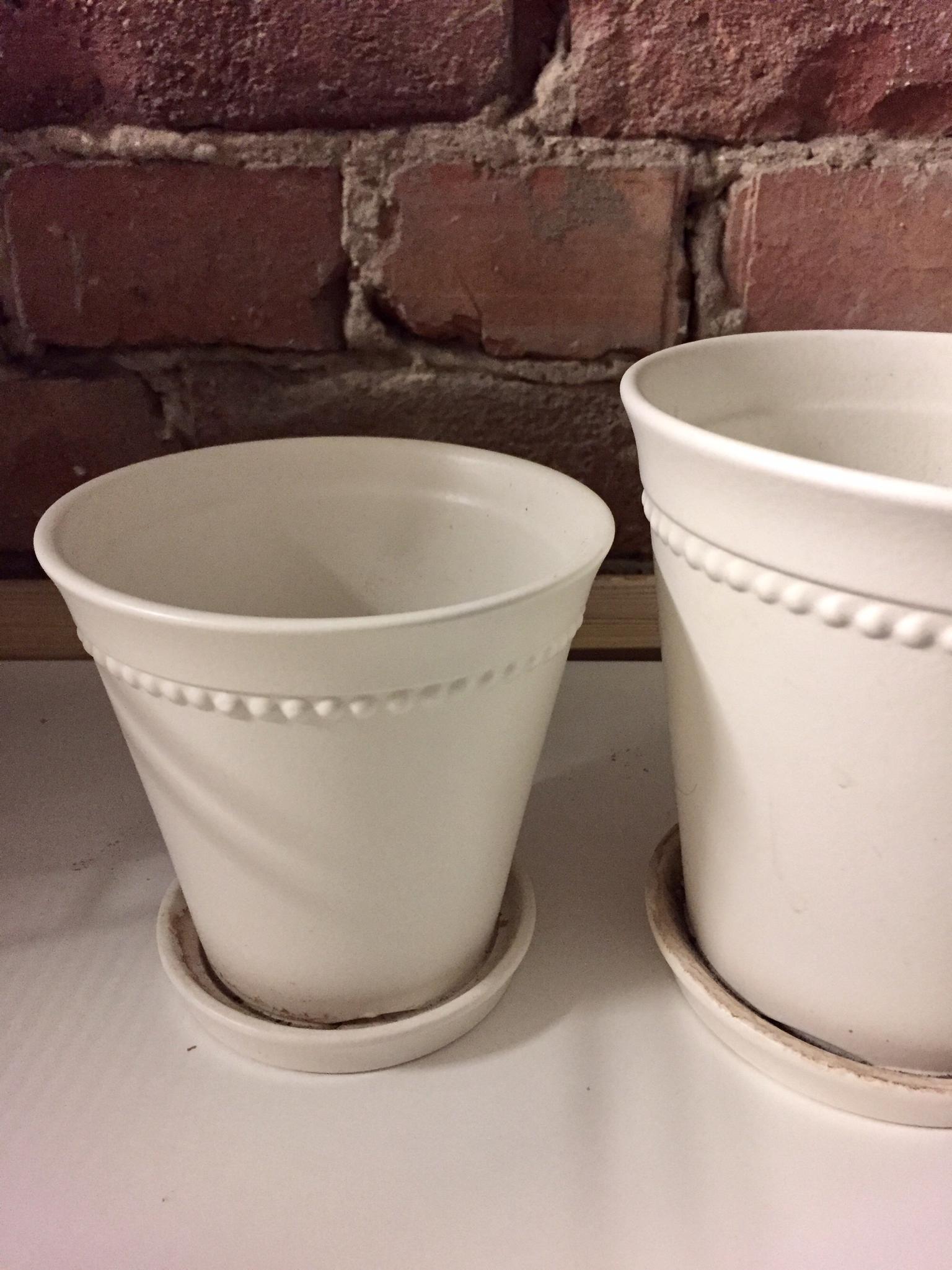 2St Krukor Vita In 113 22 Stockholm For Sek 100.00 For Sale | Shpock