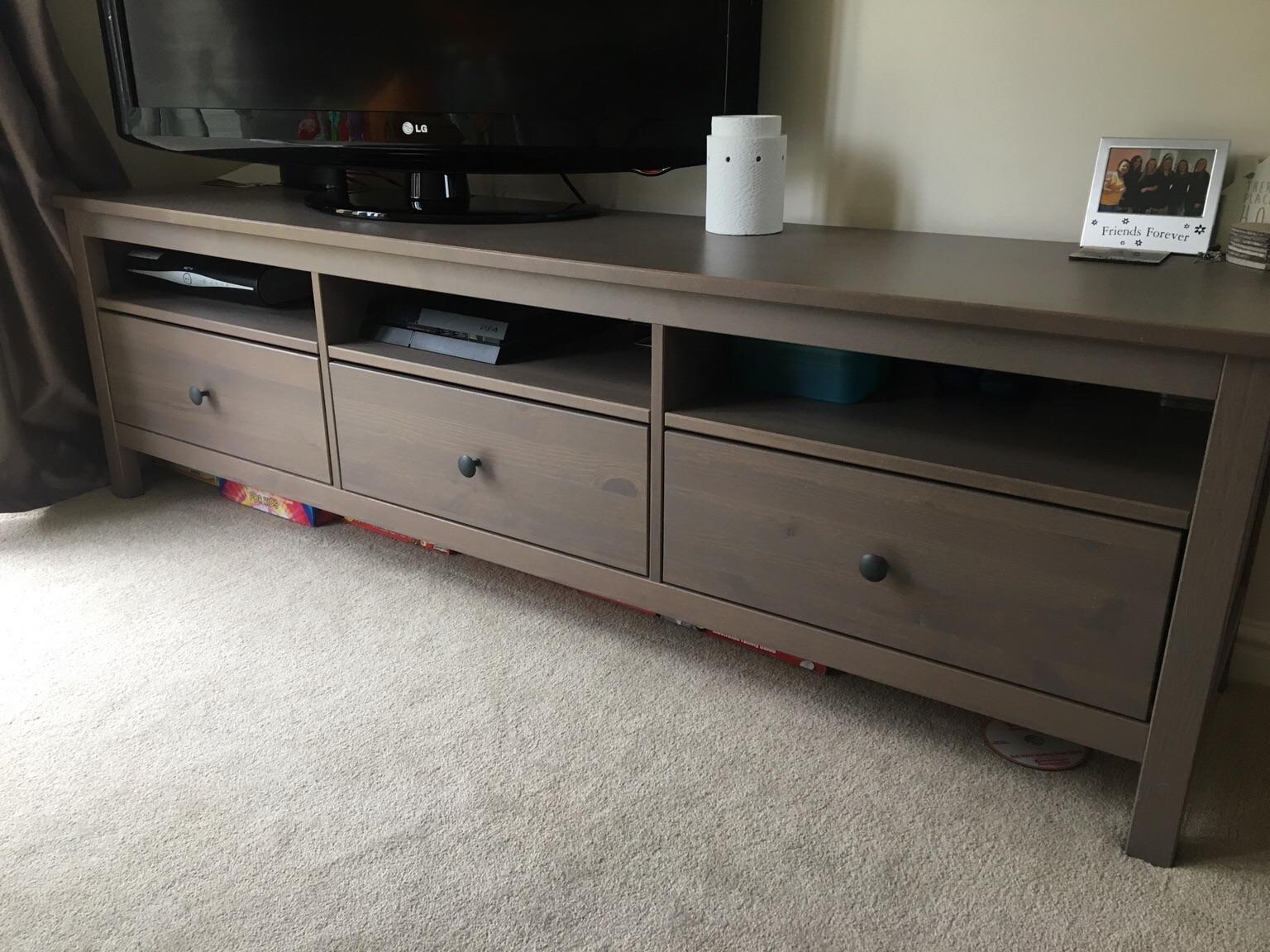 Ikea Hemnes Grey Brown 3 Drawer TV Unit in RM15 Aveley für £ 65,00 zum