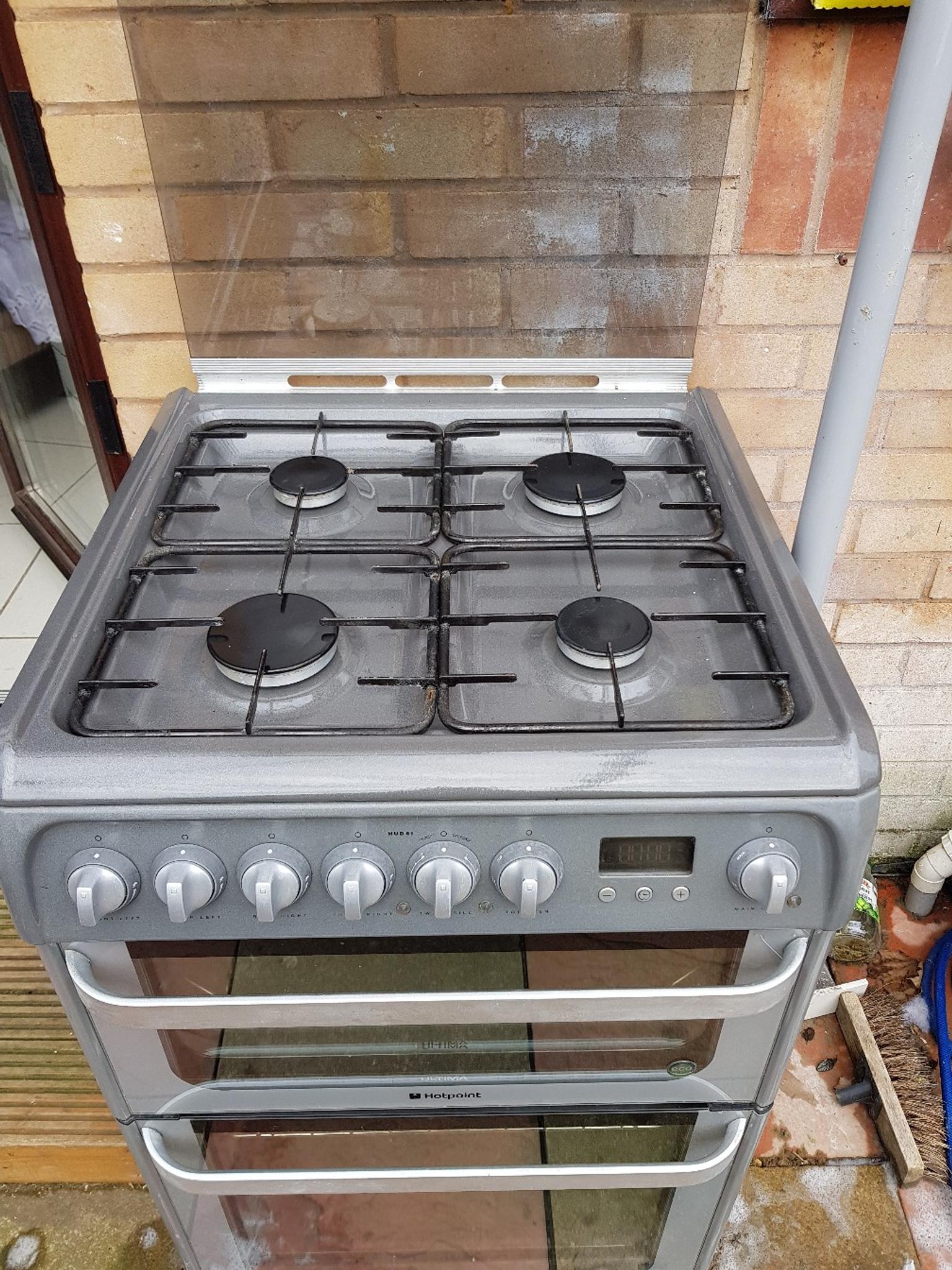 HOTPOINT Ultima HUG61X 60 cm Gas Cooker St in MK7 Tree for £120.00