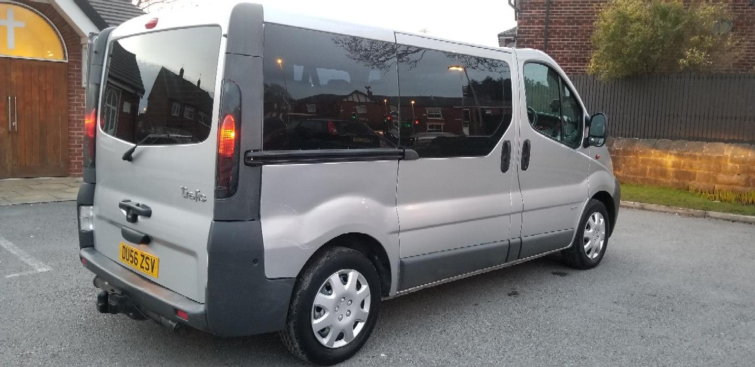 9 SEATER MINIBUS VAUXHALL VIVARO CDTI*Silver in OL11 Rochdale for £