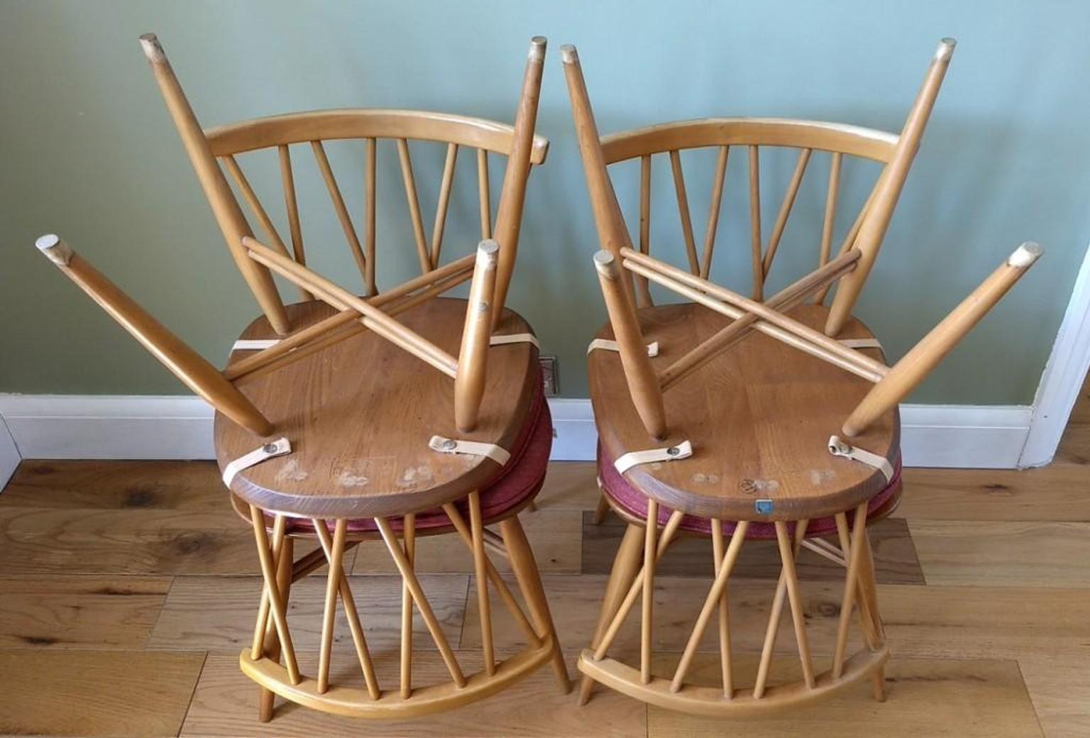 4x retro Ercol candlestick dining chairs in RM11 Havering für 320,00