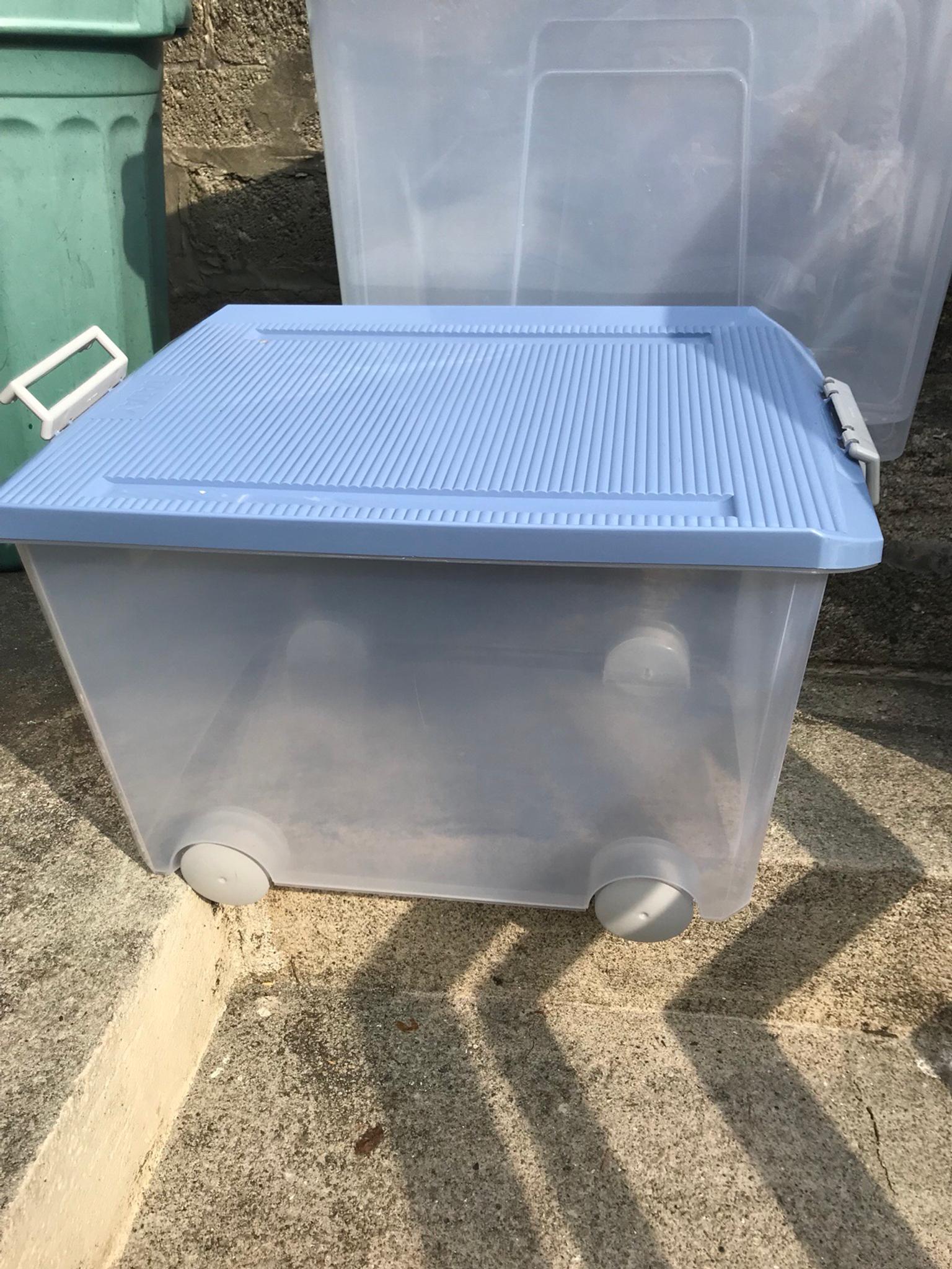 Large plastic tub on wheels in PL24 Blazey for £5.00 for sale Shpock