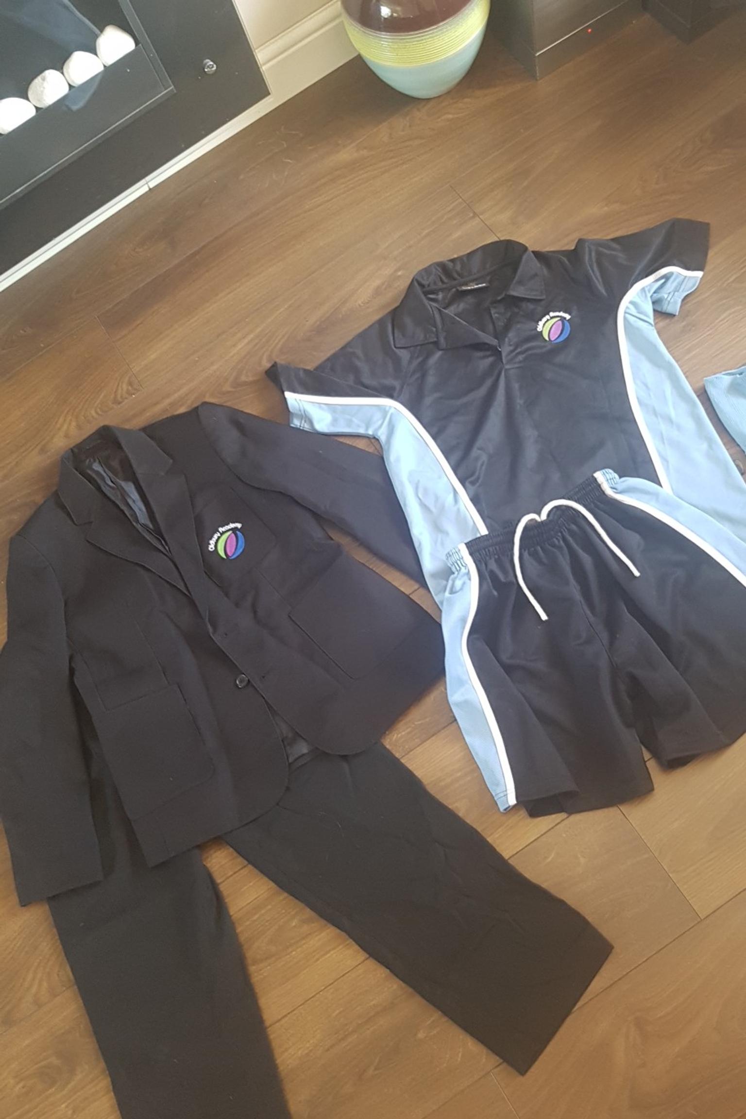 Oldbury Academy School and sport uniform in B67 Sandwell für 25,00