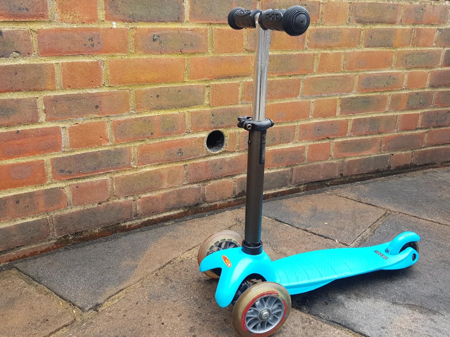 Micro scooter in KT17 Epsom and Ewell for £25.00 for sale Shpock