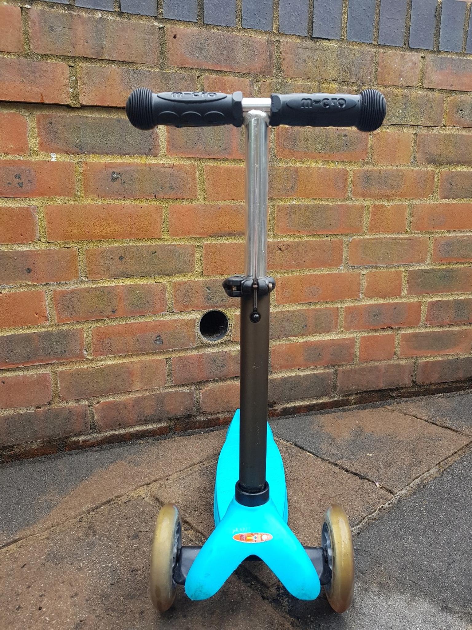 Micro scooter in KT17 Epsom and Ewell for £25.00 for sale Shpock