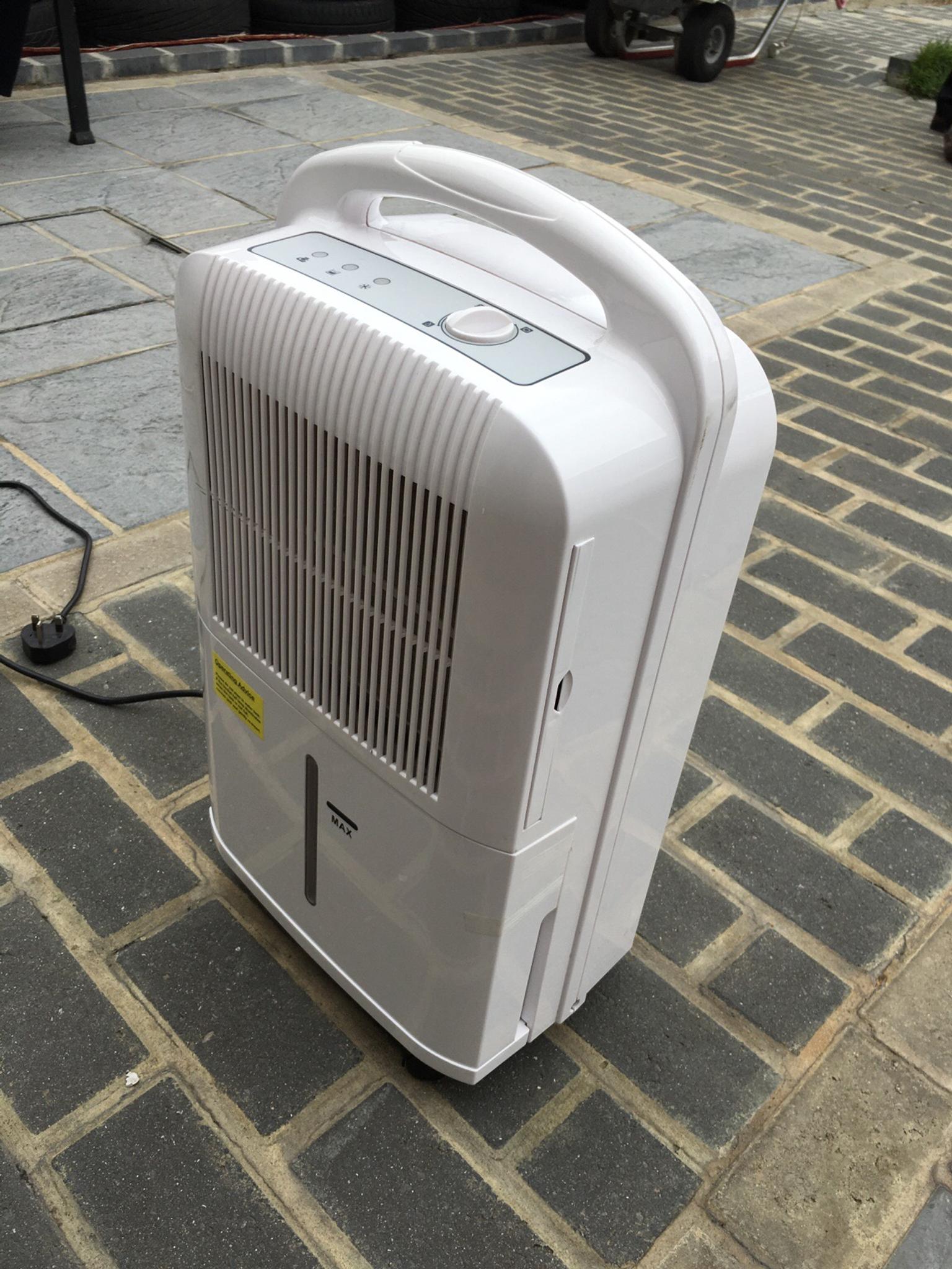 Dehumidifier 12ltr from Screwfix in CR7 Croydon for £65.00 for sale