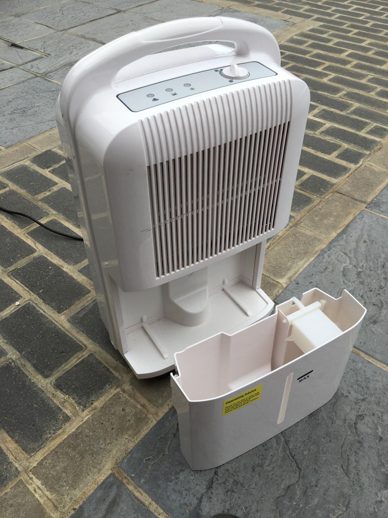 Dehumidifier 12ltr from Screwfix in CR7 Croydon for £65.00 for sale