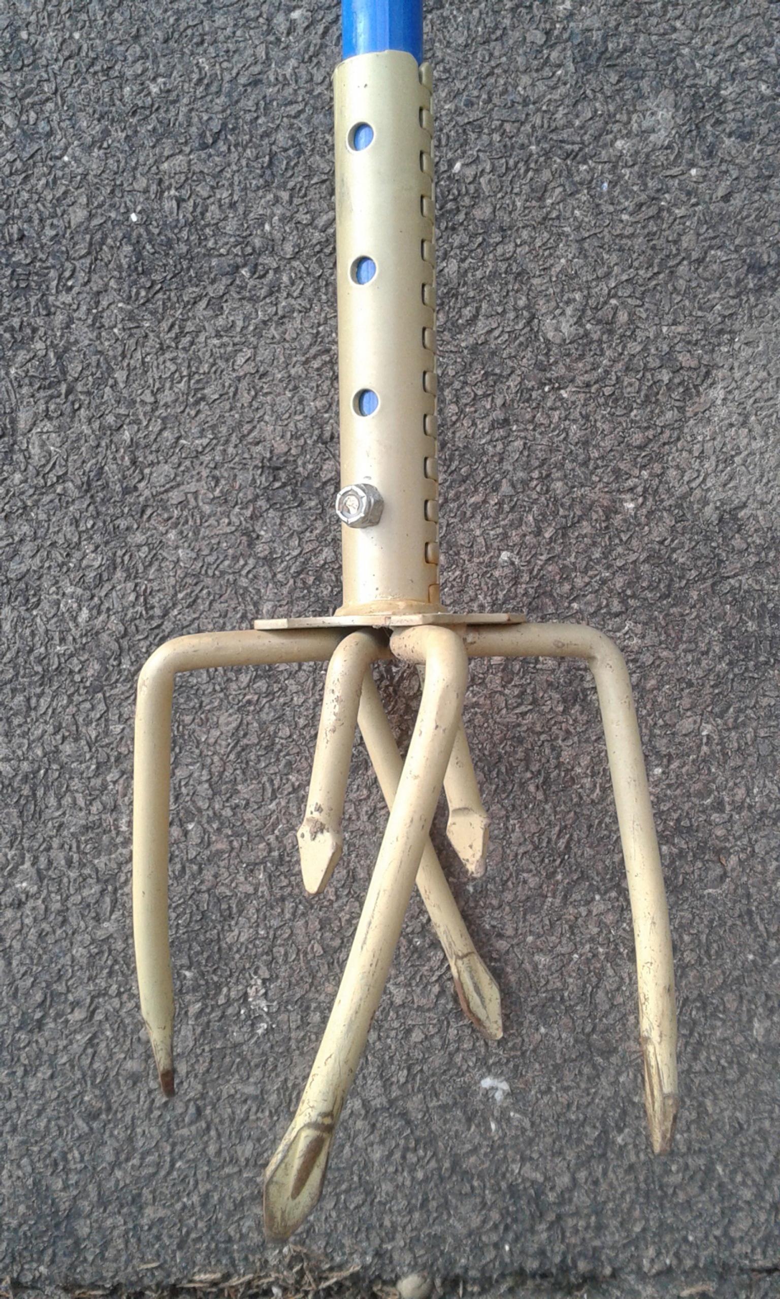 Gold Claw Garden Claw Tool in LE5 Leicester für £ 10,00 zum Verkauf