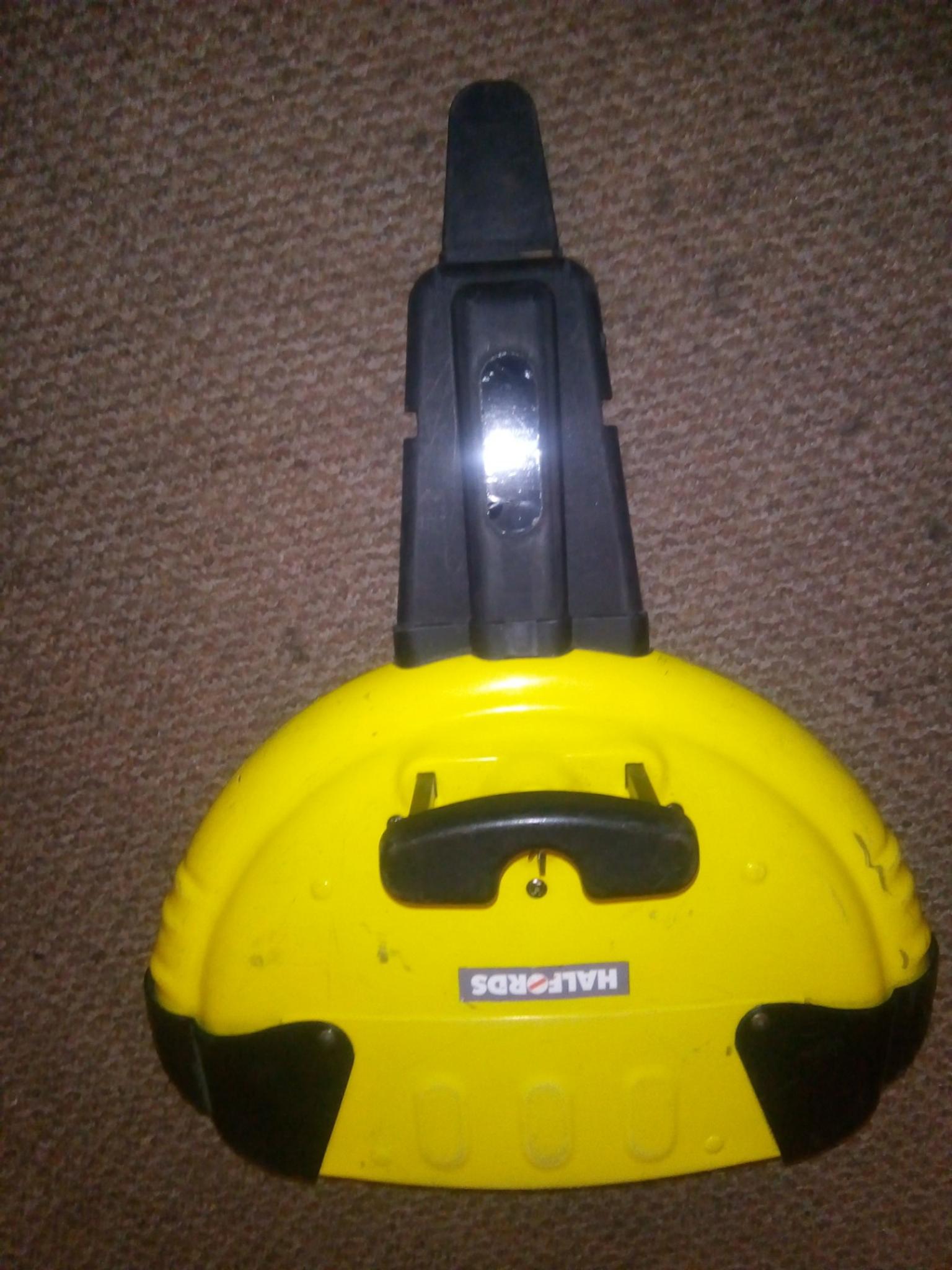 halfords steering wheel lock in DL15 Crook for £7.50 for sale Shpock