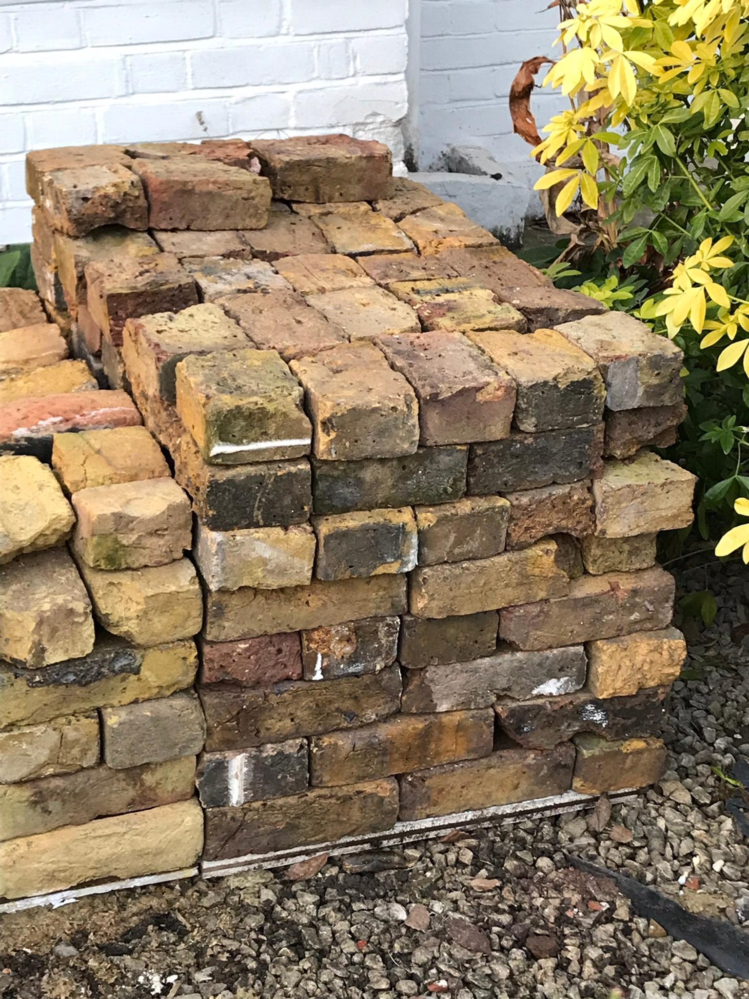 Reclaimed London Yellow Stock Bricks in W13 Ealing for £100.00 for sale