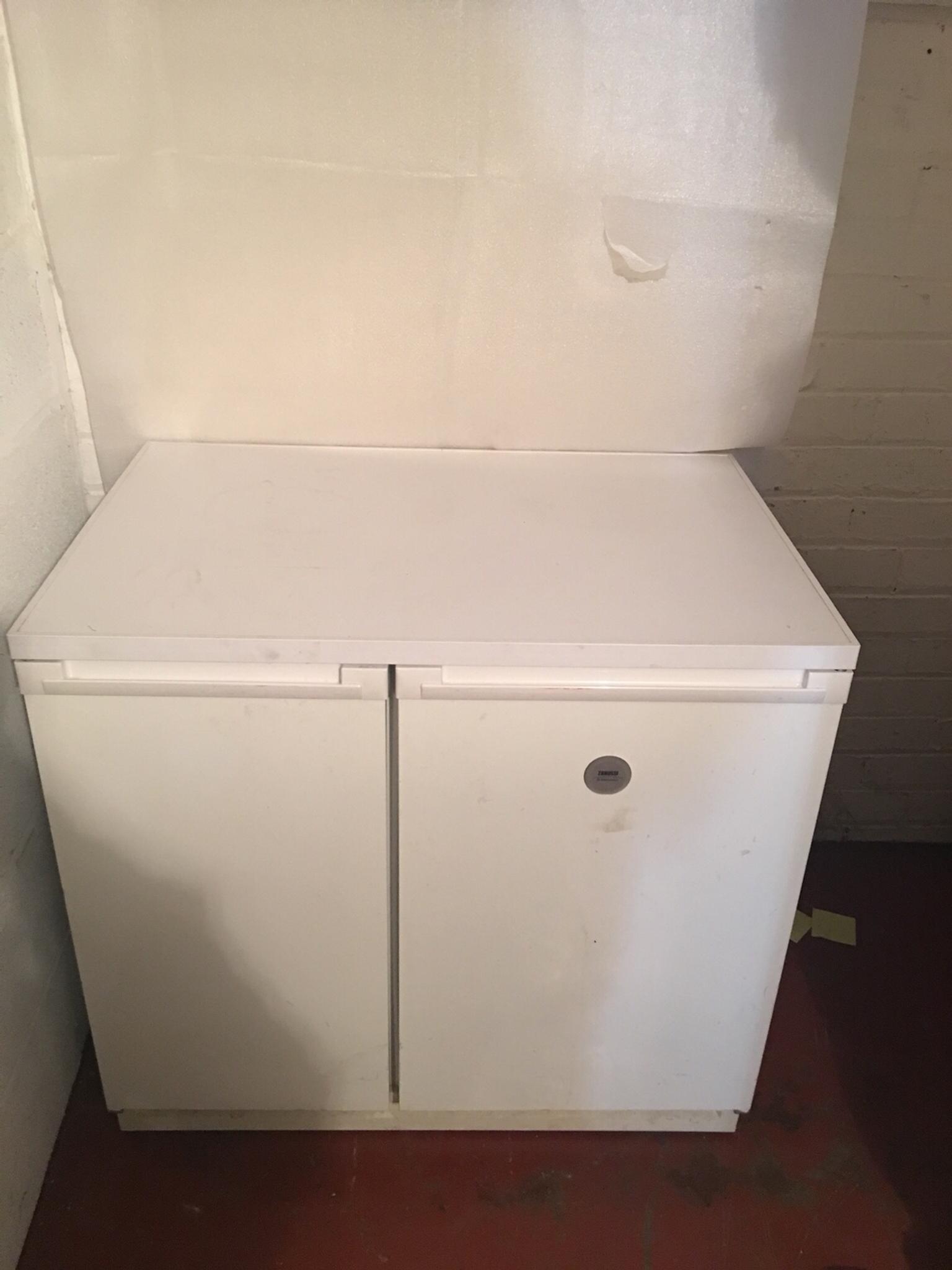 Zanussi under counter fridge freezer in NG9 Broxtowe for £120.00 for sale Shpock