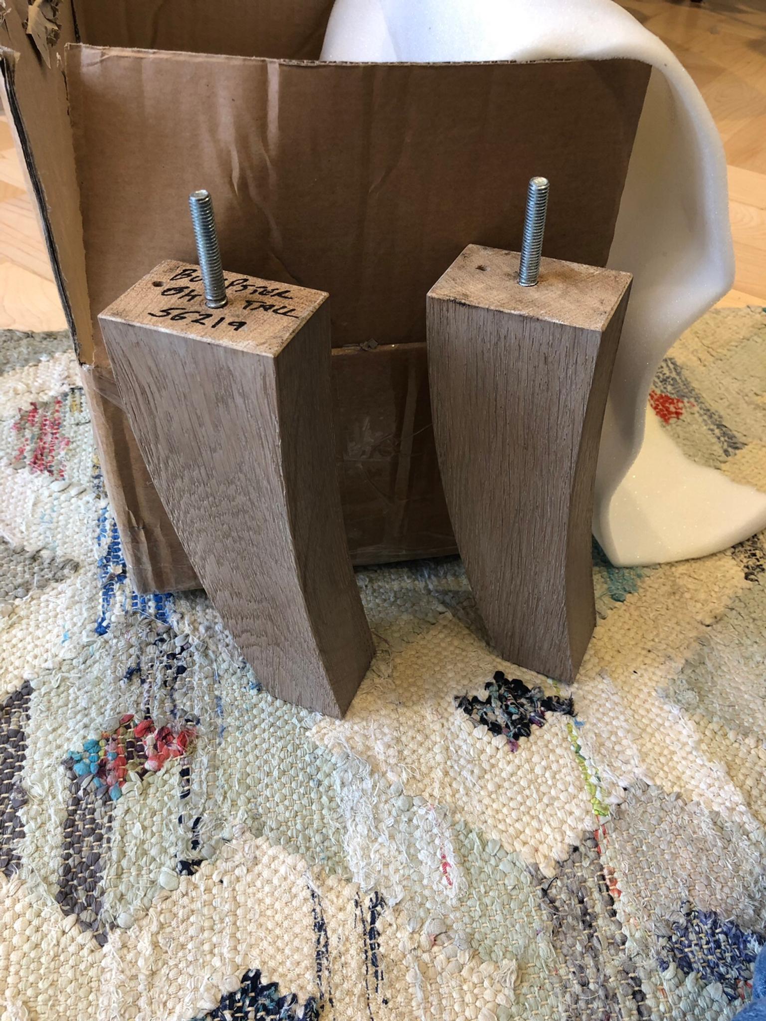 LOAF SOFA tall legs only in SW16 Wandsworth für £ 80,00 zum Verkauf