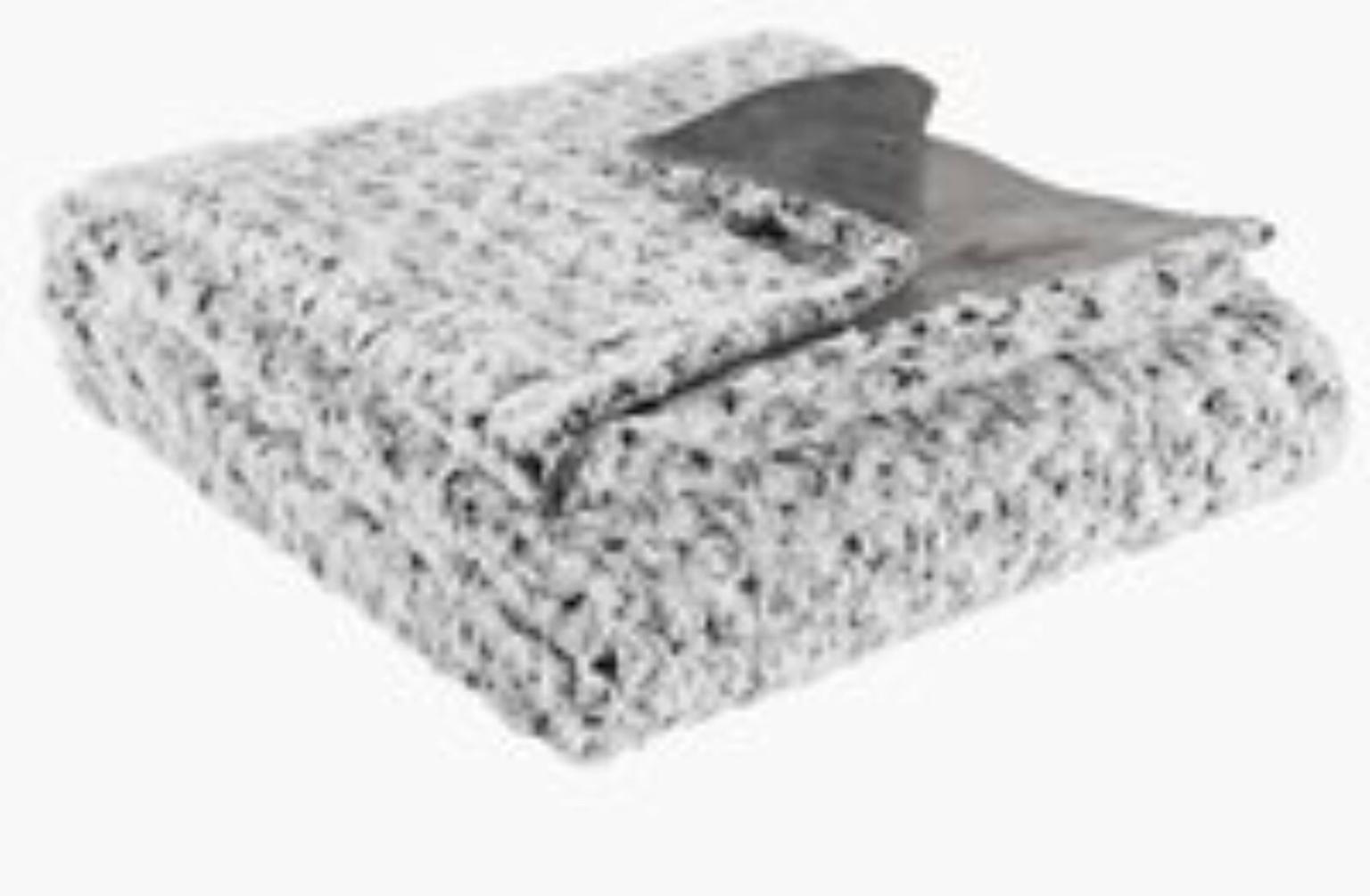 jysk kuddar prydnad Filt + Två Kuddar Jysk In 75646 Uppsala Für 50,00 Sek Zum Verkauf | Shpock De