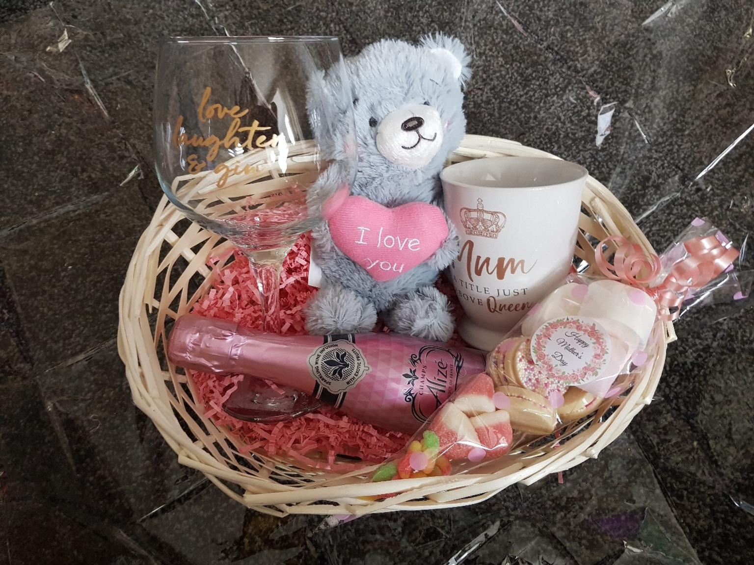 mothers day hamper in DY4 Sandwell for £10.00 for sale Shpock