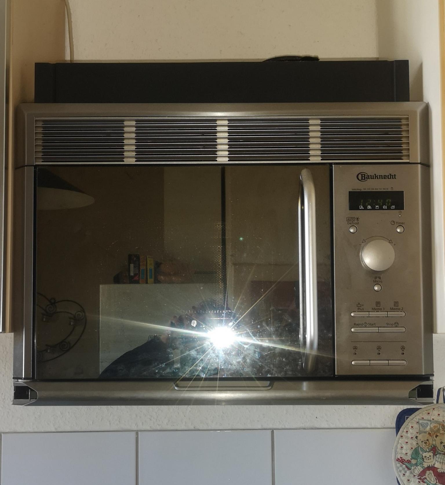 Bauknecht Mikrowelle Kombi Dunstabzugshaube in 06667 Weißenfels für €