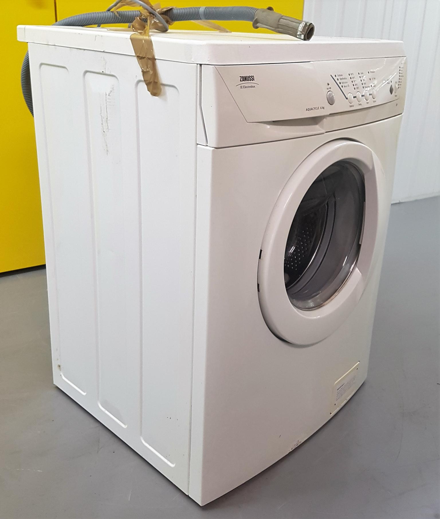 Zanussi Electrolux Washing Machine in TW8 London für 59,99 £ zum