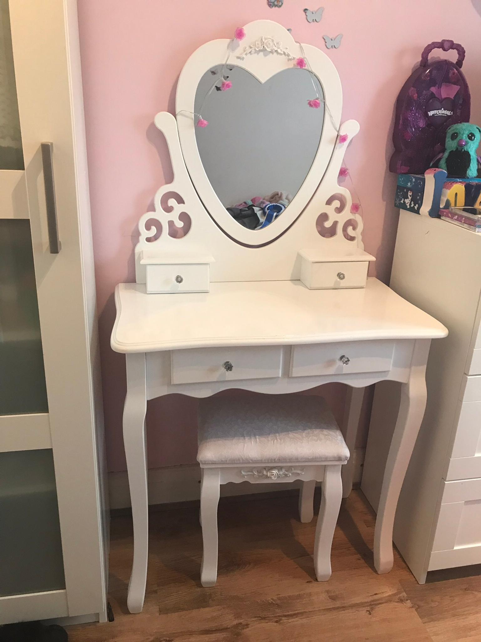 Girls dressing table and chair in TW18 Spelthorne for £40.00 for sale Shpock