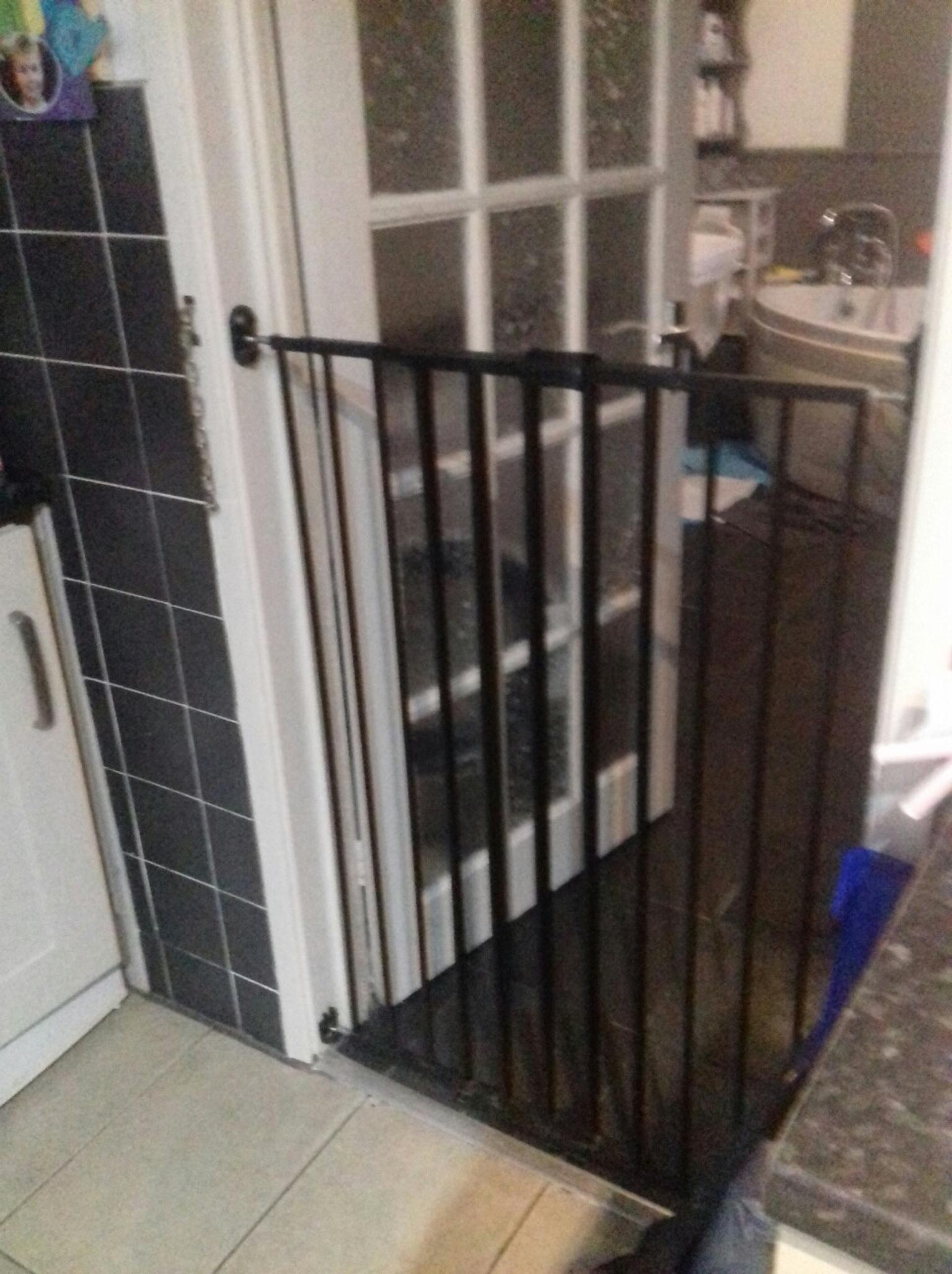 Extra Tall Extending Metal Pet Gate in EN8 Broxbourne for £15.00 for
