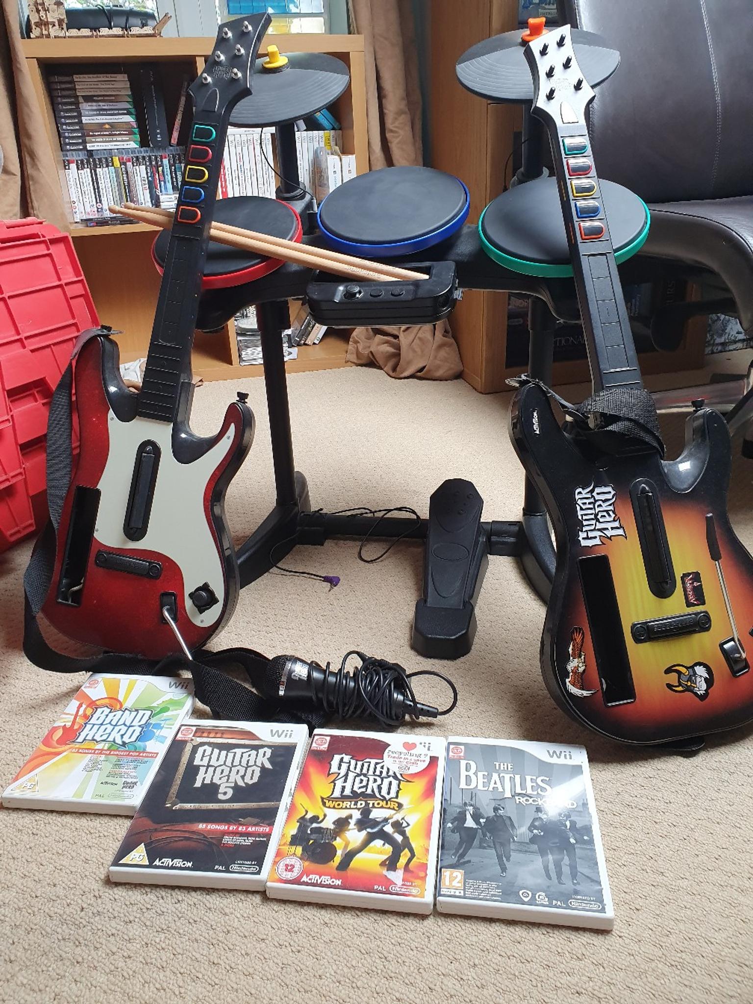 Wii Guitar Hero Bundle in LE11 Charnwood für 50,00 £ zum Verkauf