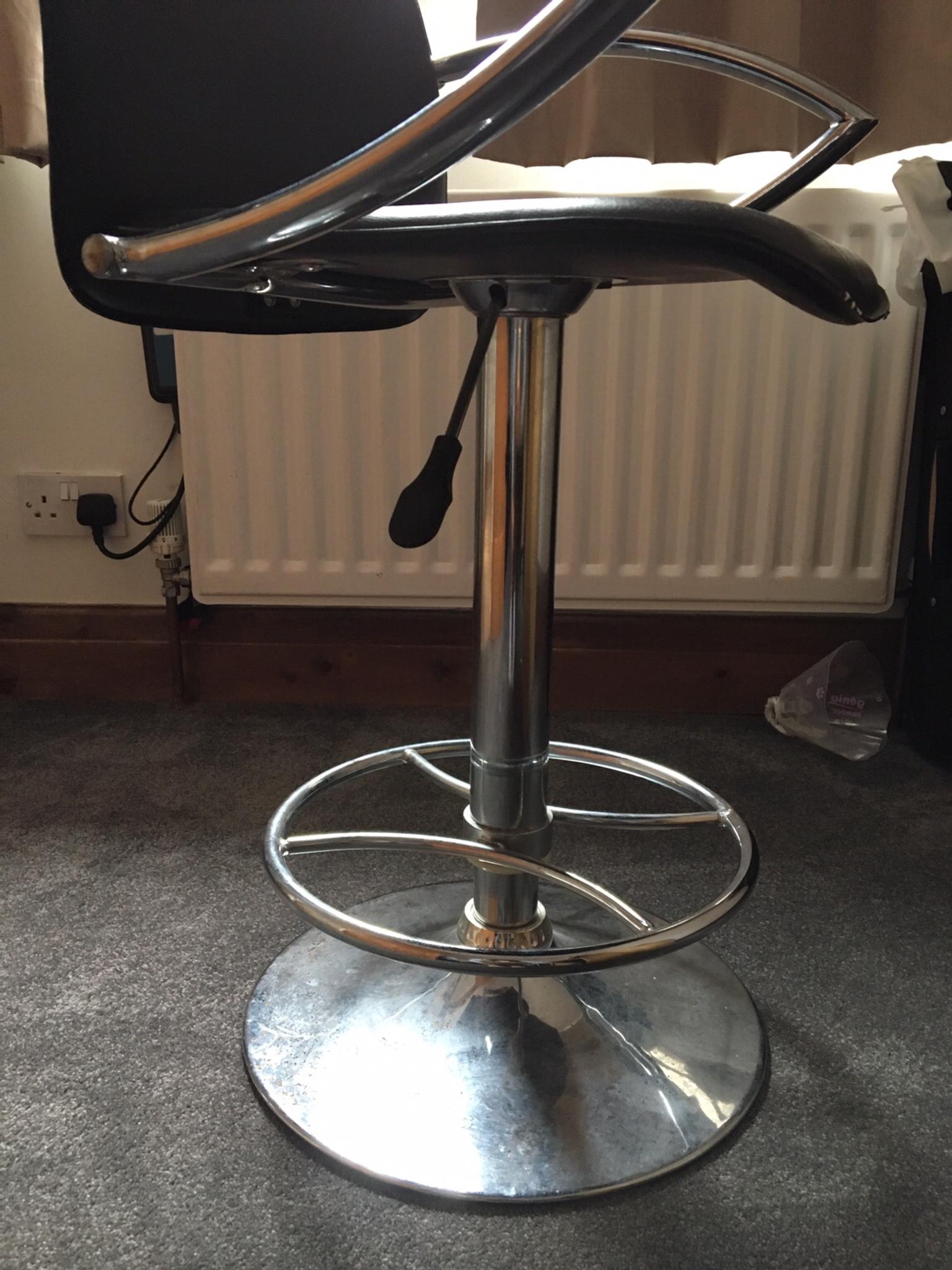 Bar stool in London Borough of Harrow for £10.00 for sale Shpock