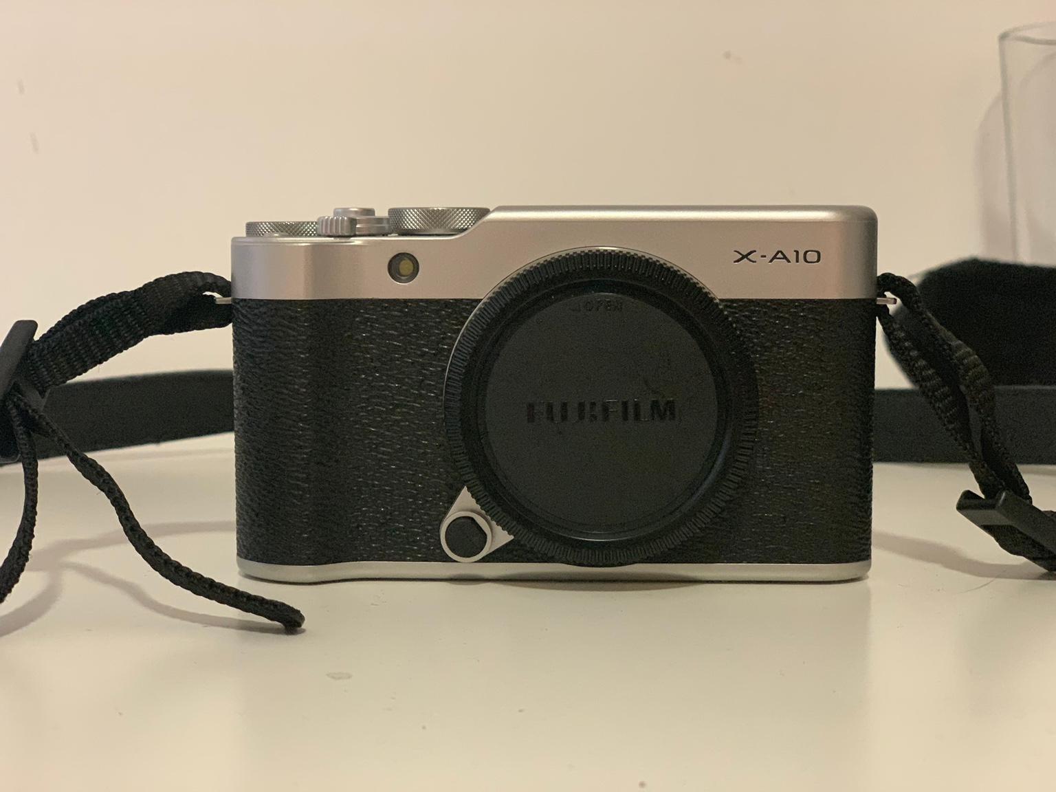 Fujifilm XA10 Fuji mirrorless camera in TW16 Spelthorne for £195.00