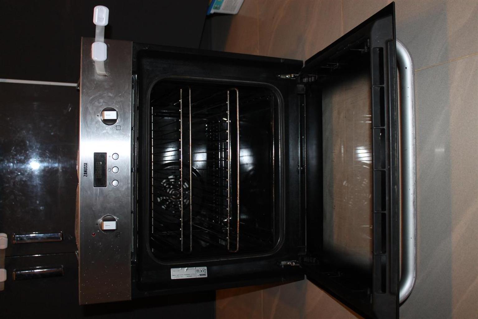 Zanussi ZOB343X Single Electric Oven in Monkston für £ 99,00 zum