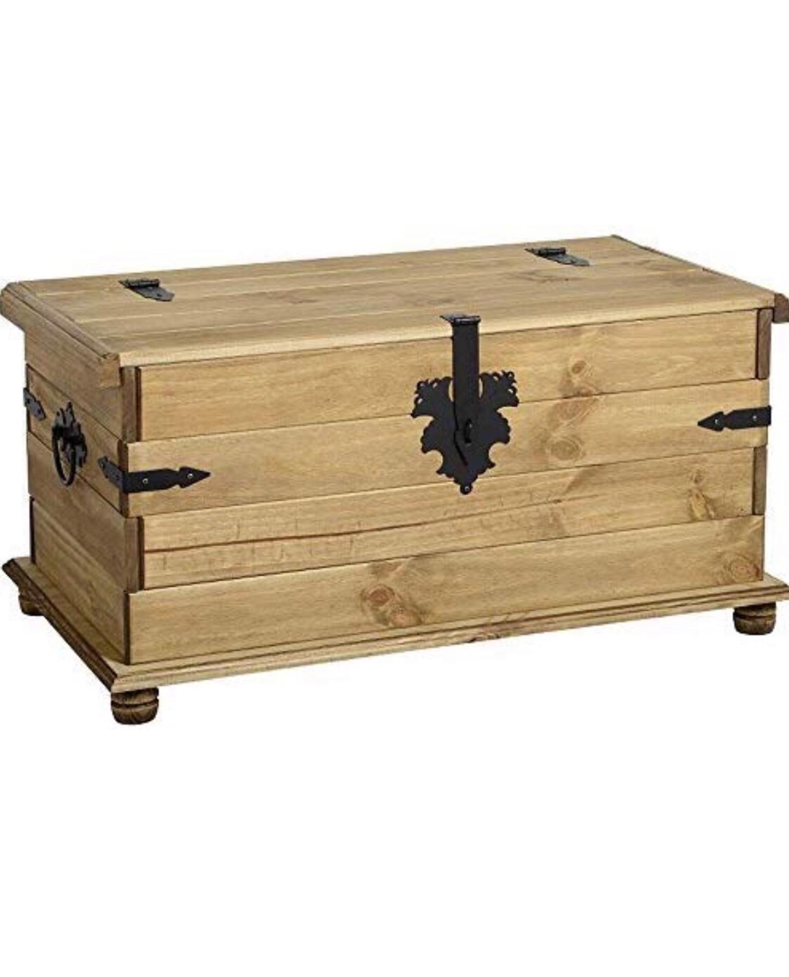 Corona Mexican pine rustic storage chest in WC1H London for £19.00 for sale Shpock