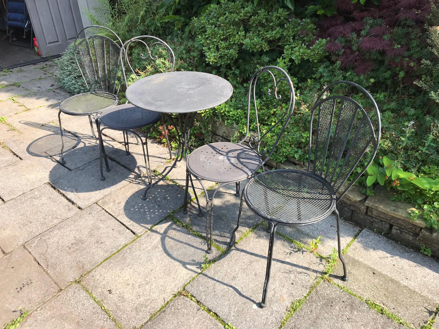 Black metal garden furniture in OL16 Rochdale for £15.00 for sale Shpock