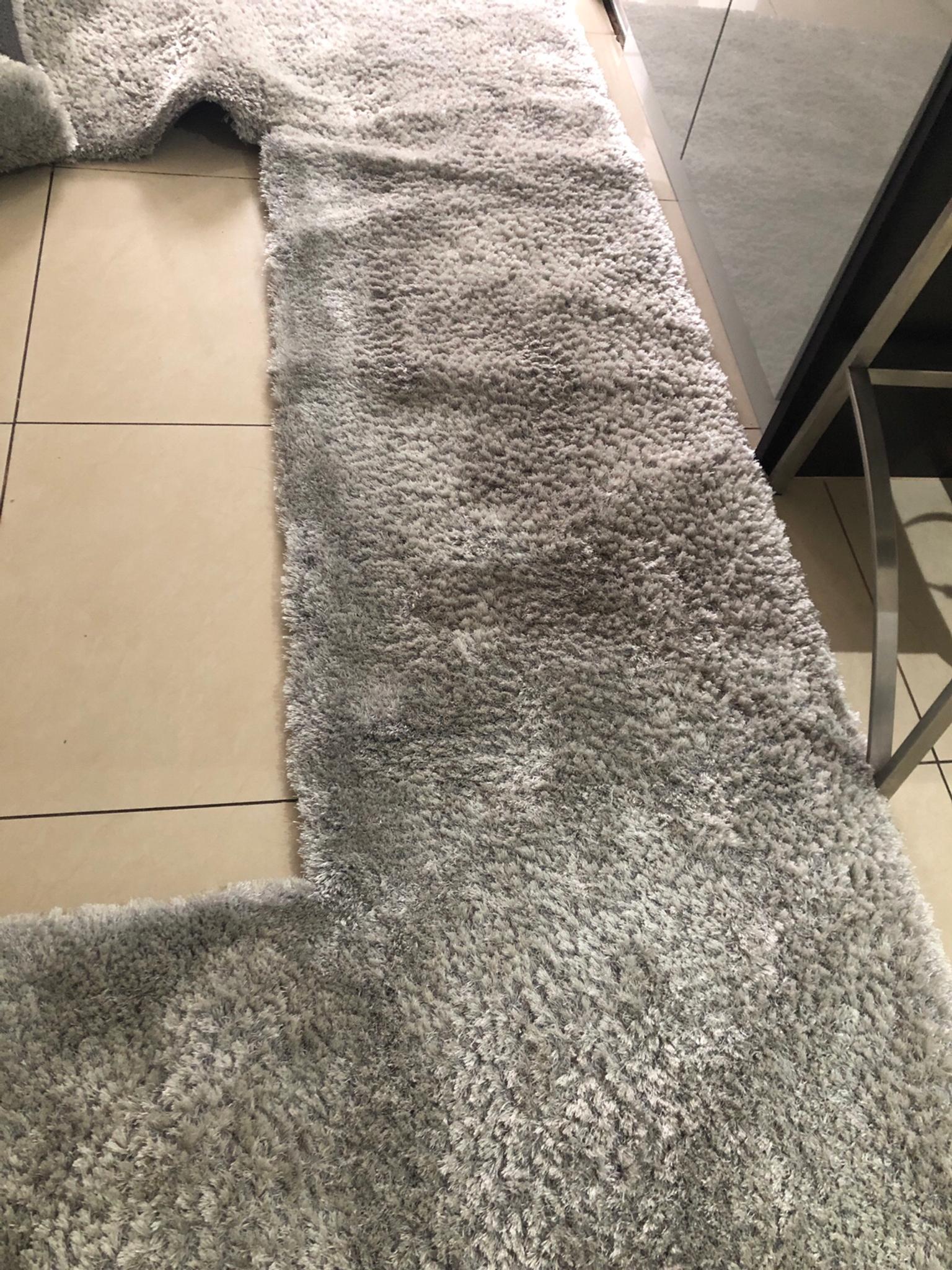 U shaped shaggy rug for double bed frames in B45 Birmingham for £35.00