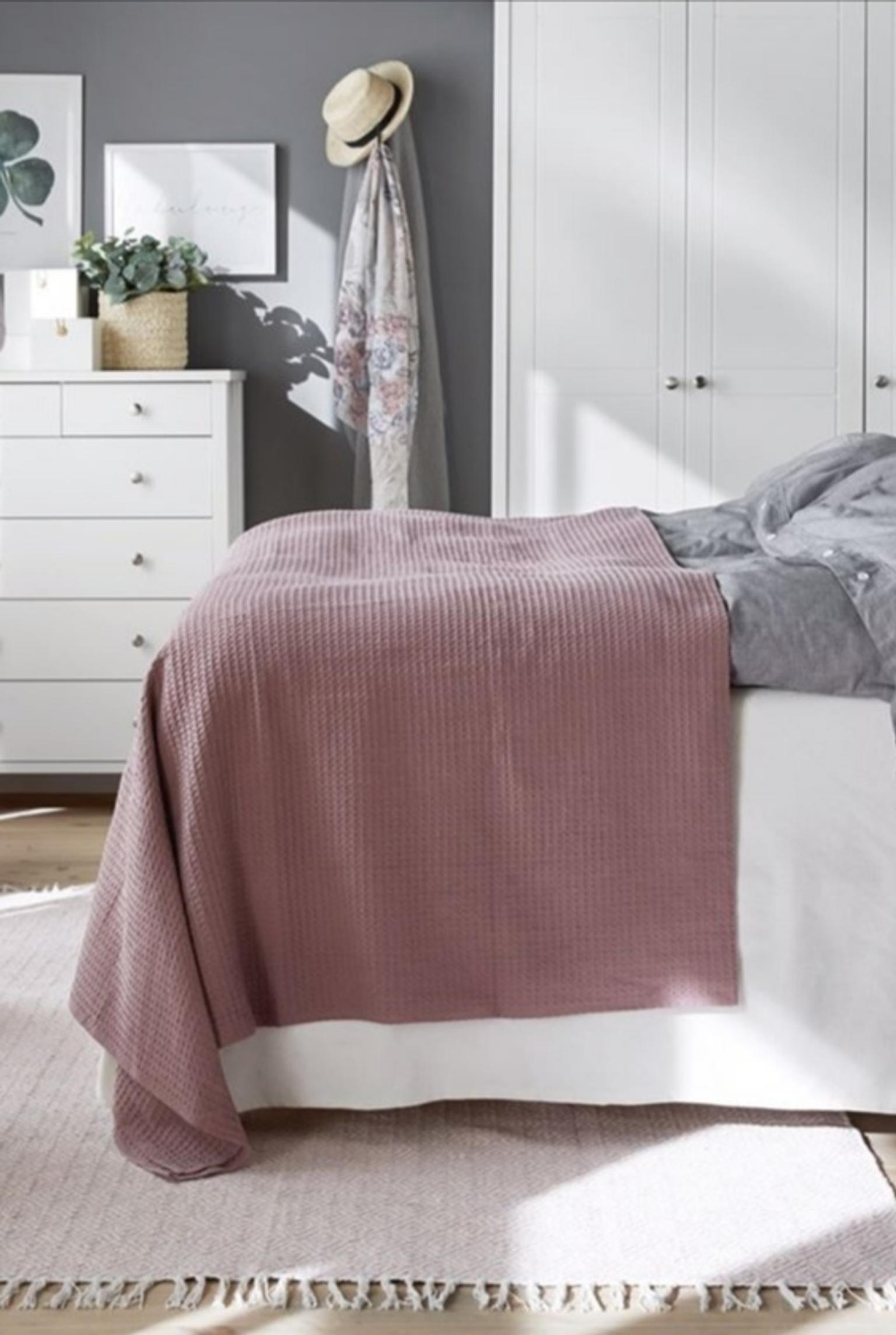 rosa överkast Rosa Överkast In 80545 Hille For Sek 150.00 For Sale | Shpock