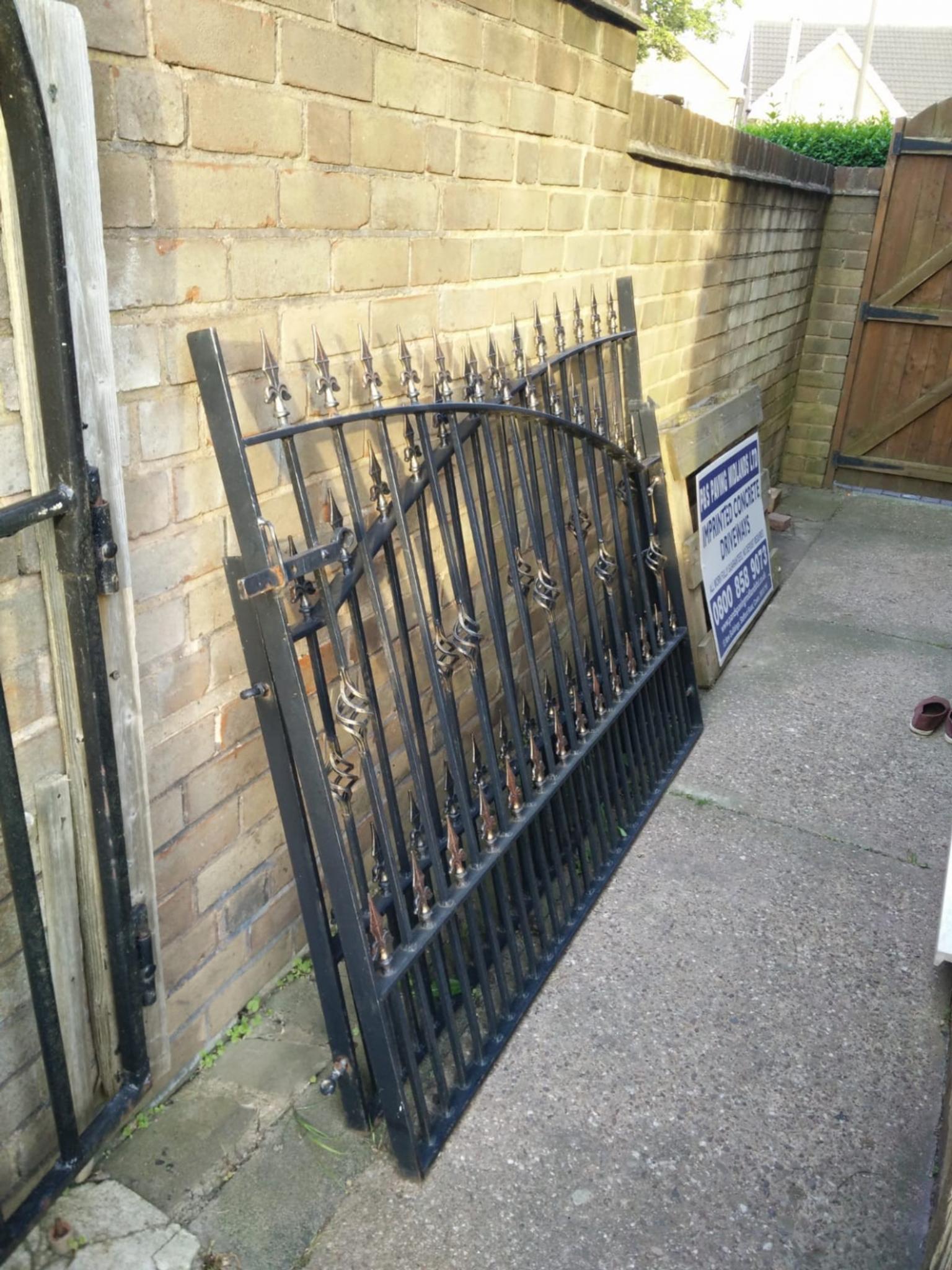 cast iron gates for driveway in B43 Sandwell for £90.00 for sale Shpock