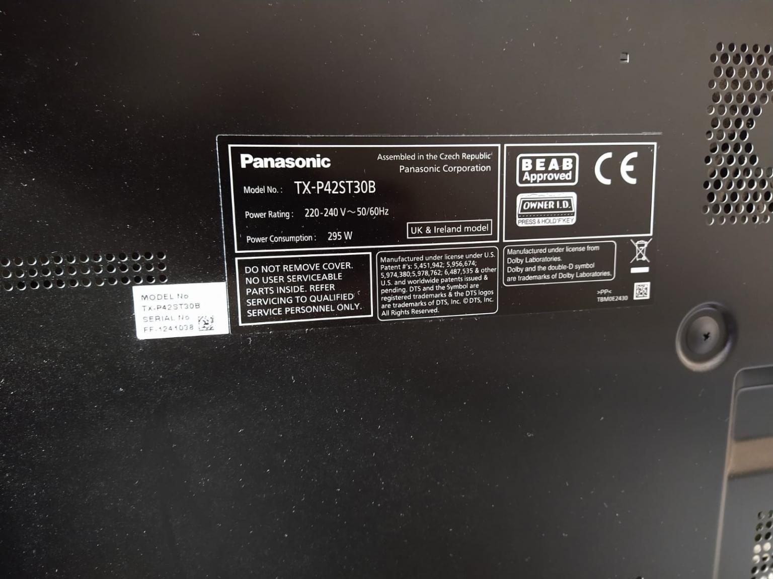 Excellent Panasonic VIERA 42inch TXP42ST30B in SE20 London for £150.00