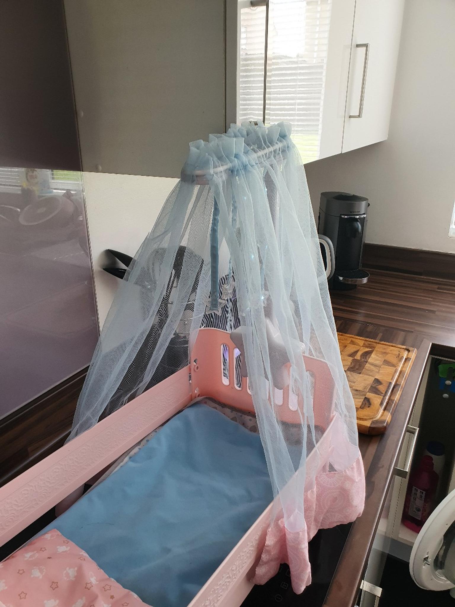 Baby Annabell cot in Barnsley für £ 20,00 zum Verkauf Shpock AT