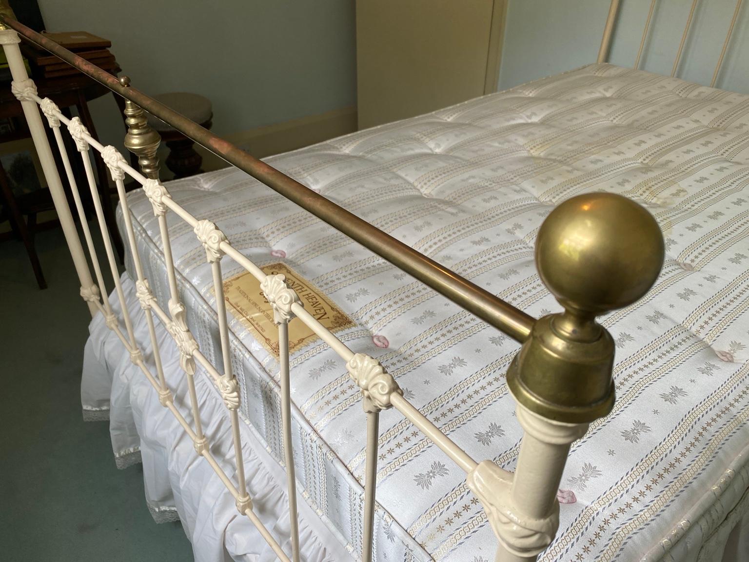 Victorian brass and painted single bed in NN3 Northampton for £150.00