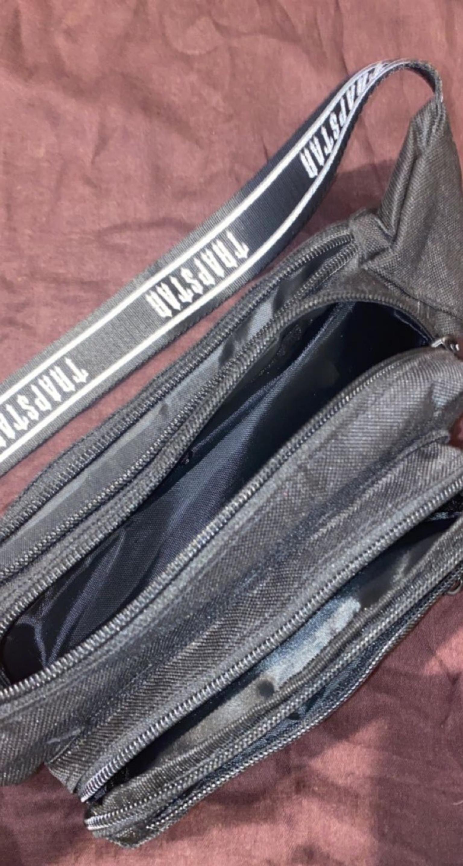 TRAPSTAR DECODED BELT BAG & MASK🖤 in Sundon Park für 50,00 £ zum