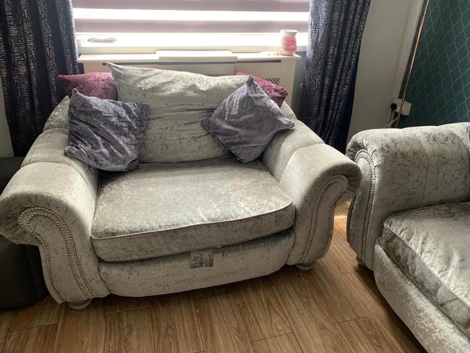 4 piece crushed velvet sofa set in B70 Sandwell for £250.00 for sale