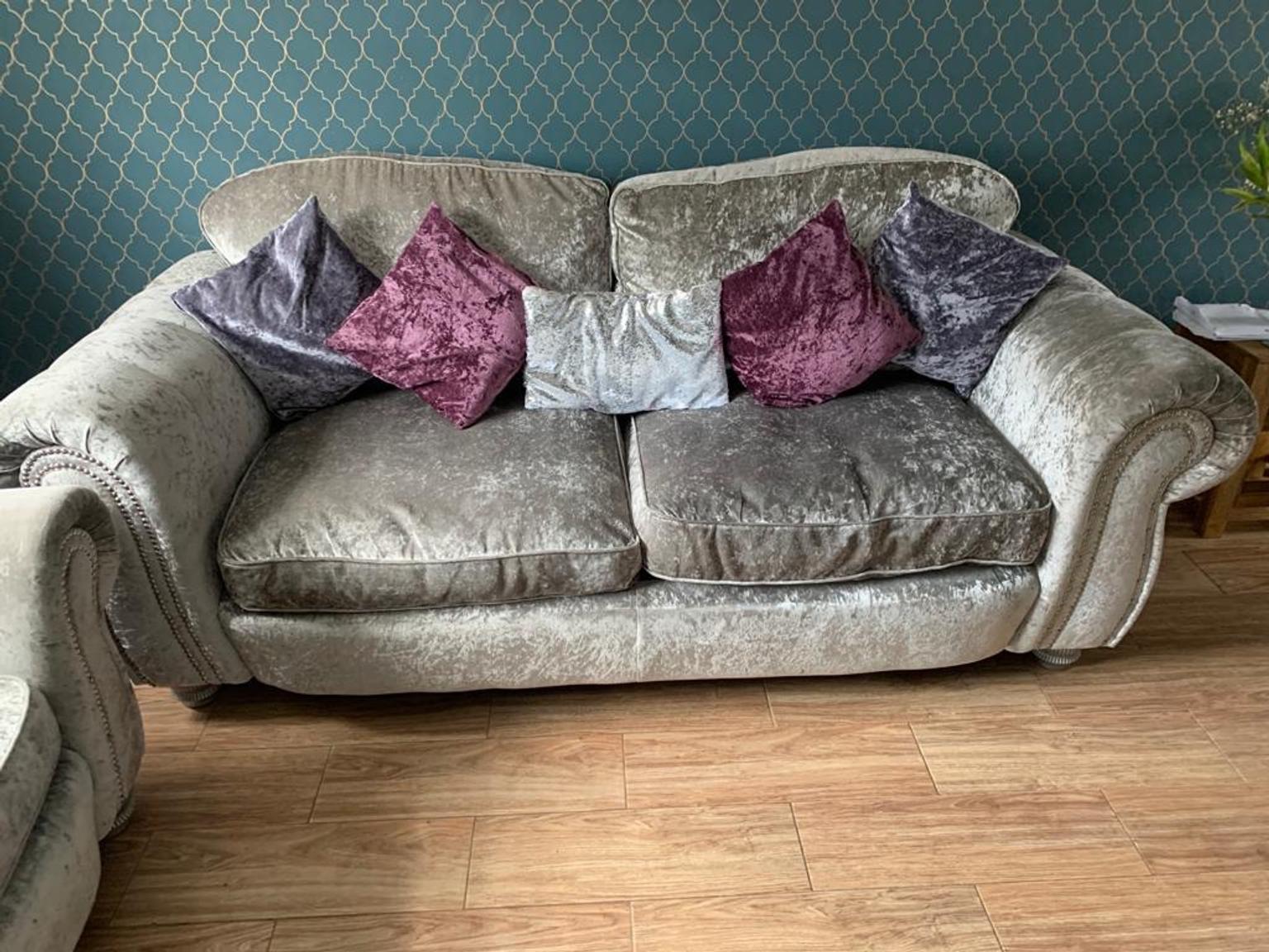 4 piece crushed velvet sofa set in B70 Sandwell for £250.00 for sale