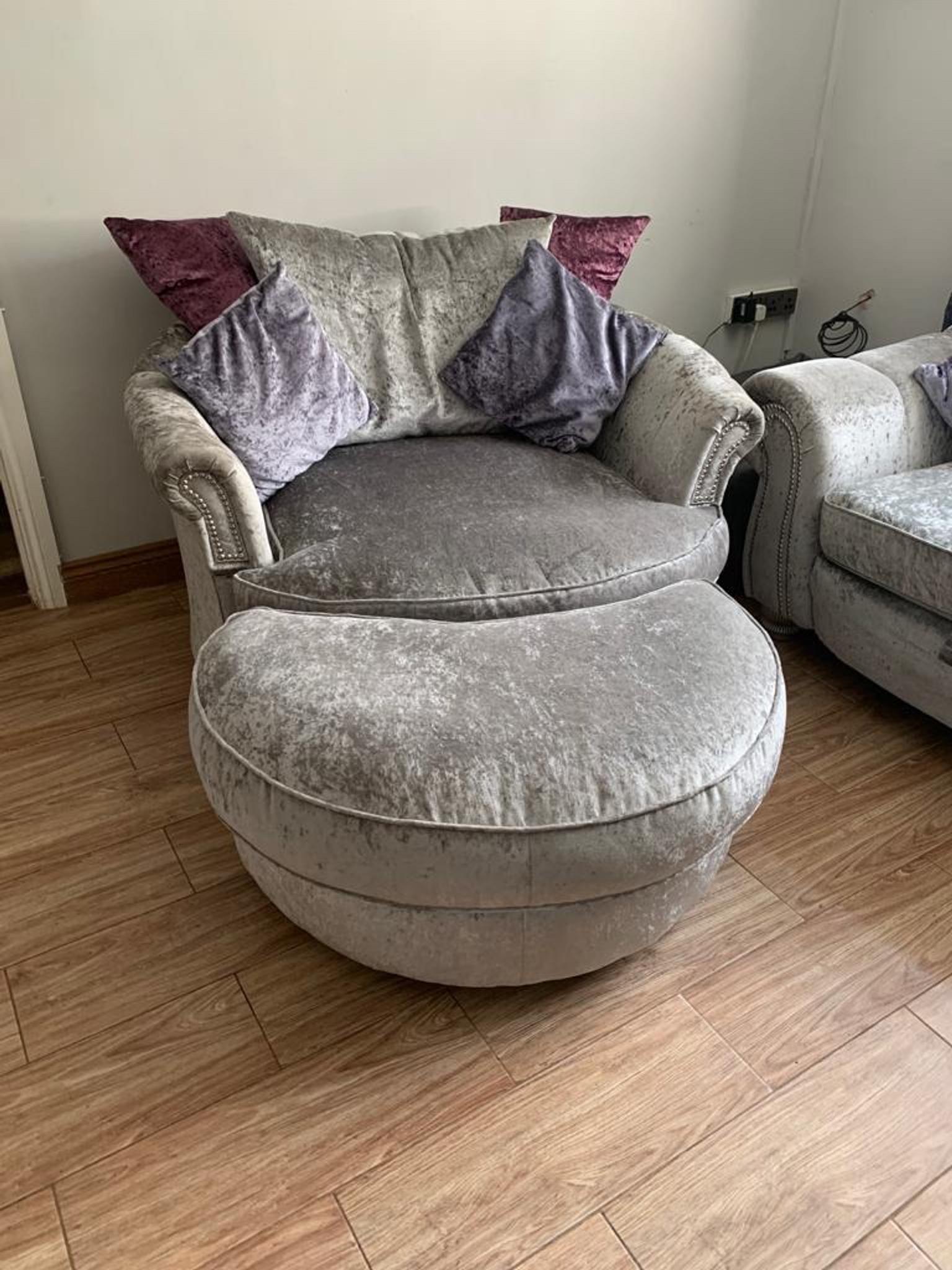 4 piece crushed velvet sofa set in B70 Sandwell for £250.00 for sale