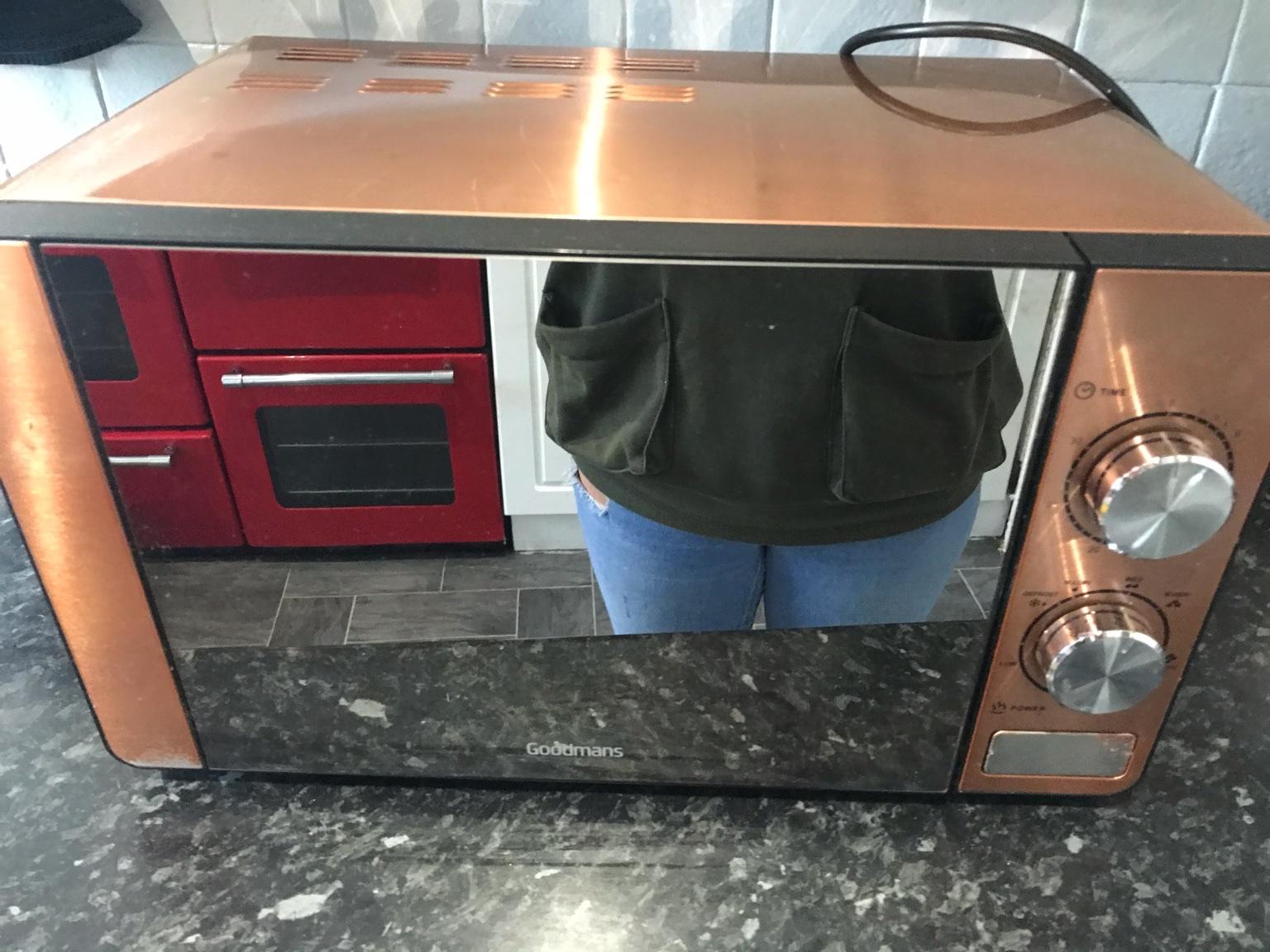Goodmans rose gold microwave in Walsall for £10.00 for sale Shpock