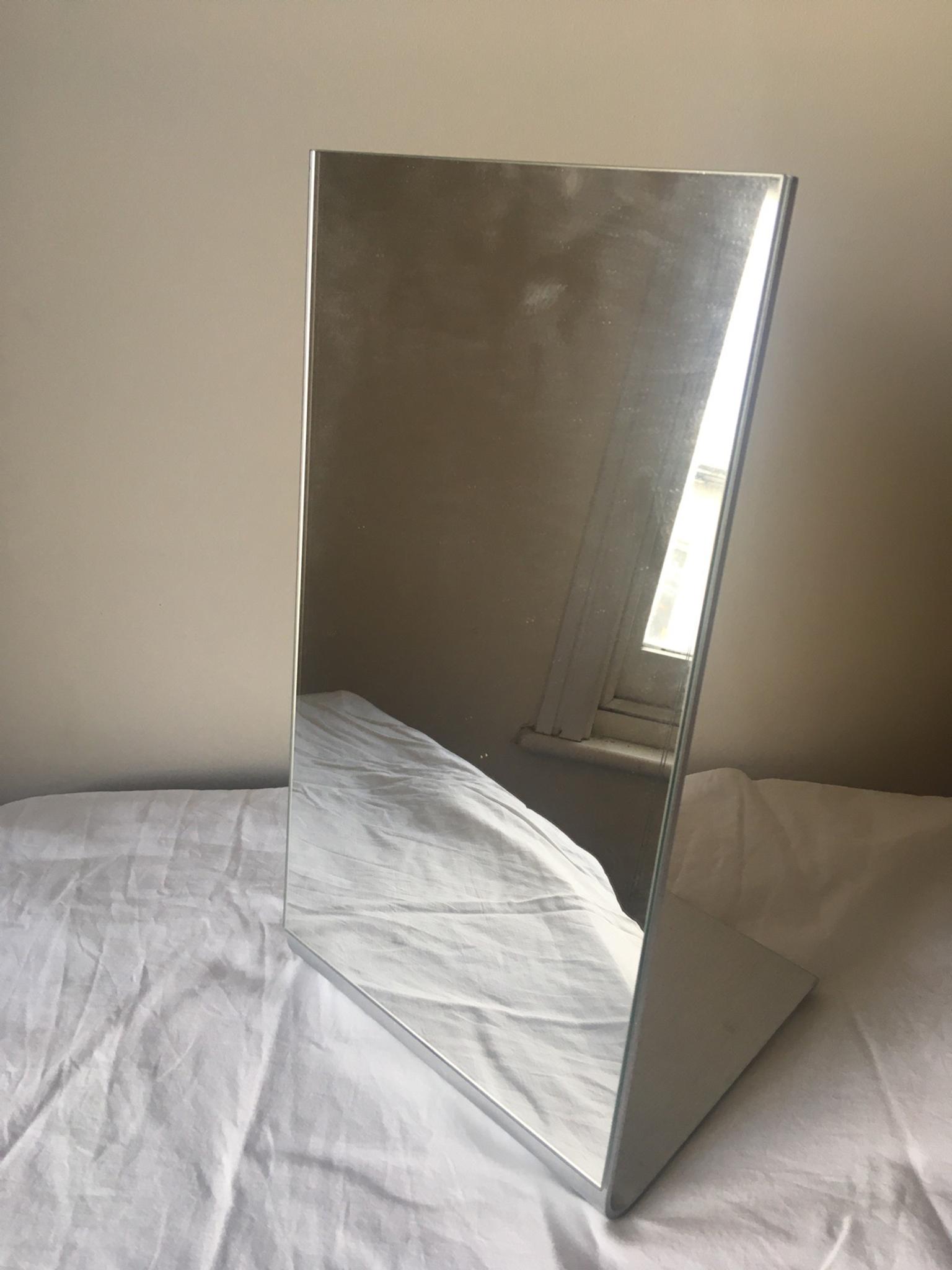 Ikea Tysnes mirror in SE17 London Borough of Southwark für 5,00 £ zum