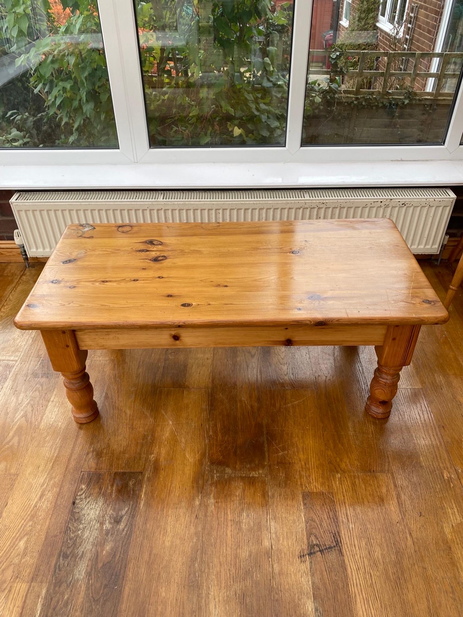 Scar Top Antique Pine Coffee Table in Ribble Valley for £30.00 for sale